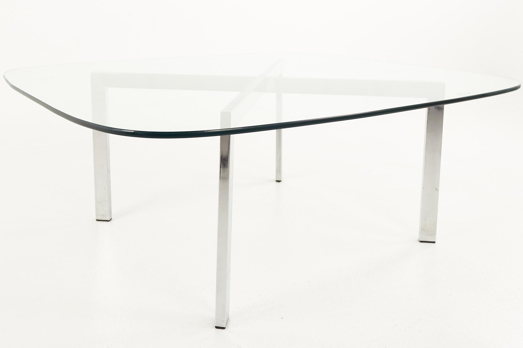 Mies Van Der Rohe Barcelona Style Mid Century Chrome and Glass Coffee Table In Good Condition For Sale In Countryside, IL