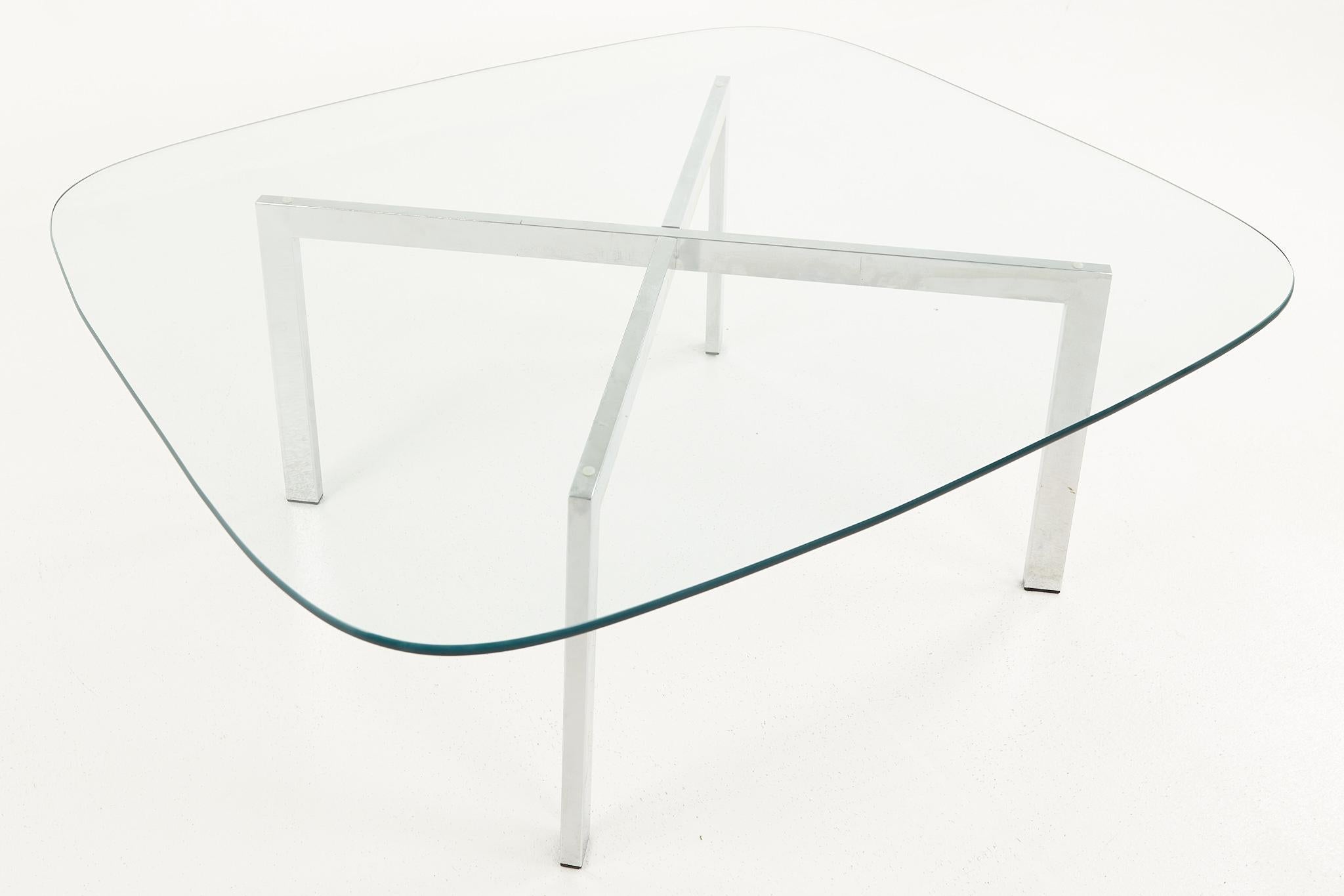 Late 20th Century Mies Van Der Rohe Barcelona Style Mid Century Chrome and Glass Coffee Table For Sale