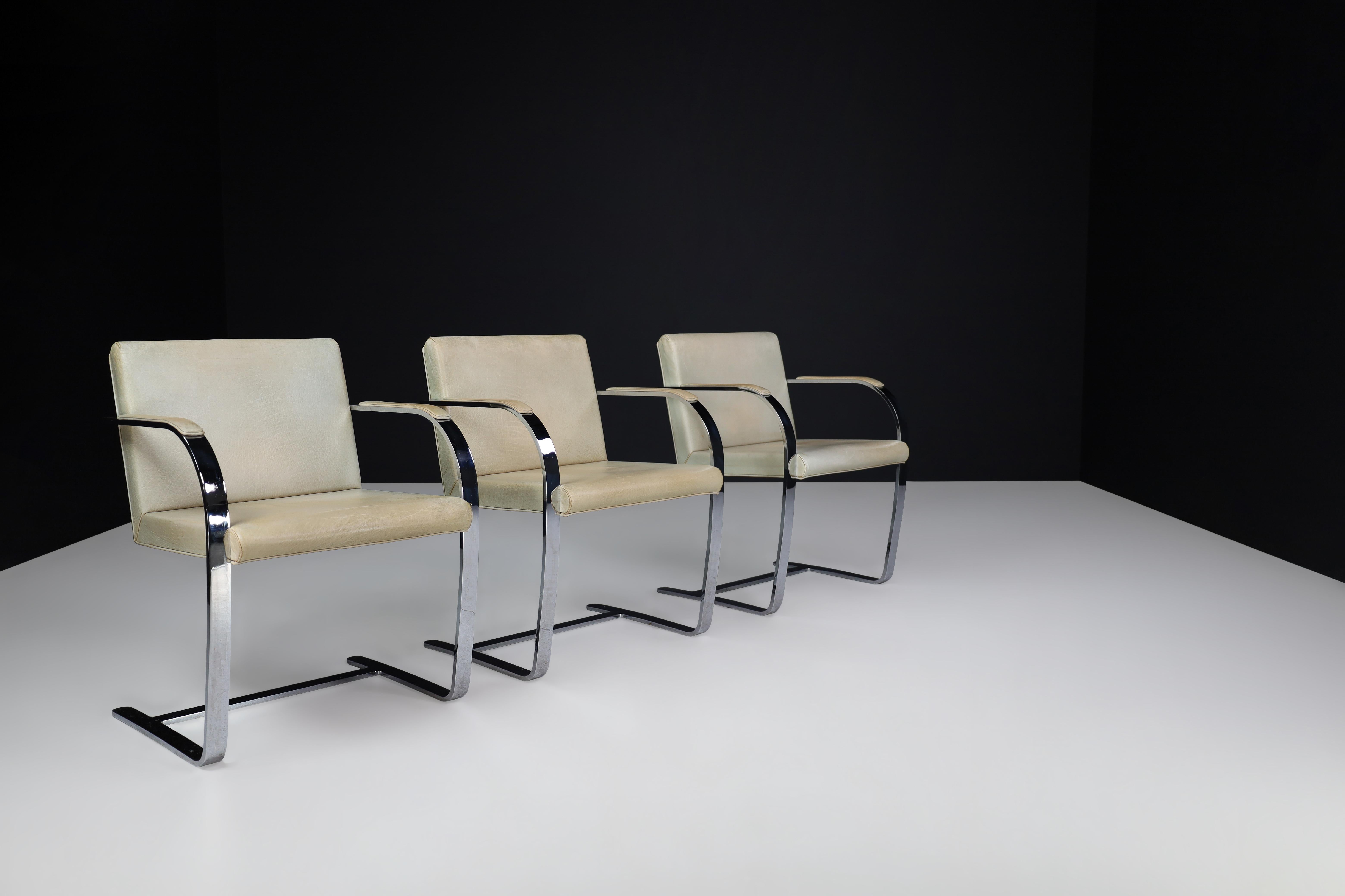 Mies Van Der Rohe Brno Armchairs in Leather and Chrome For Sale 3