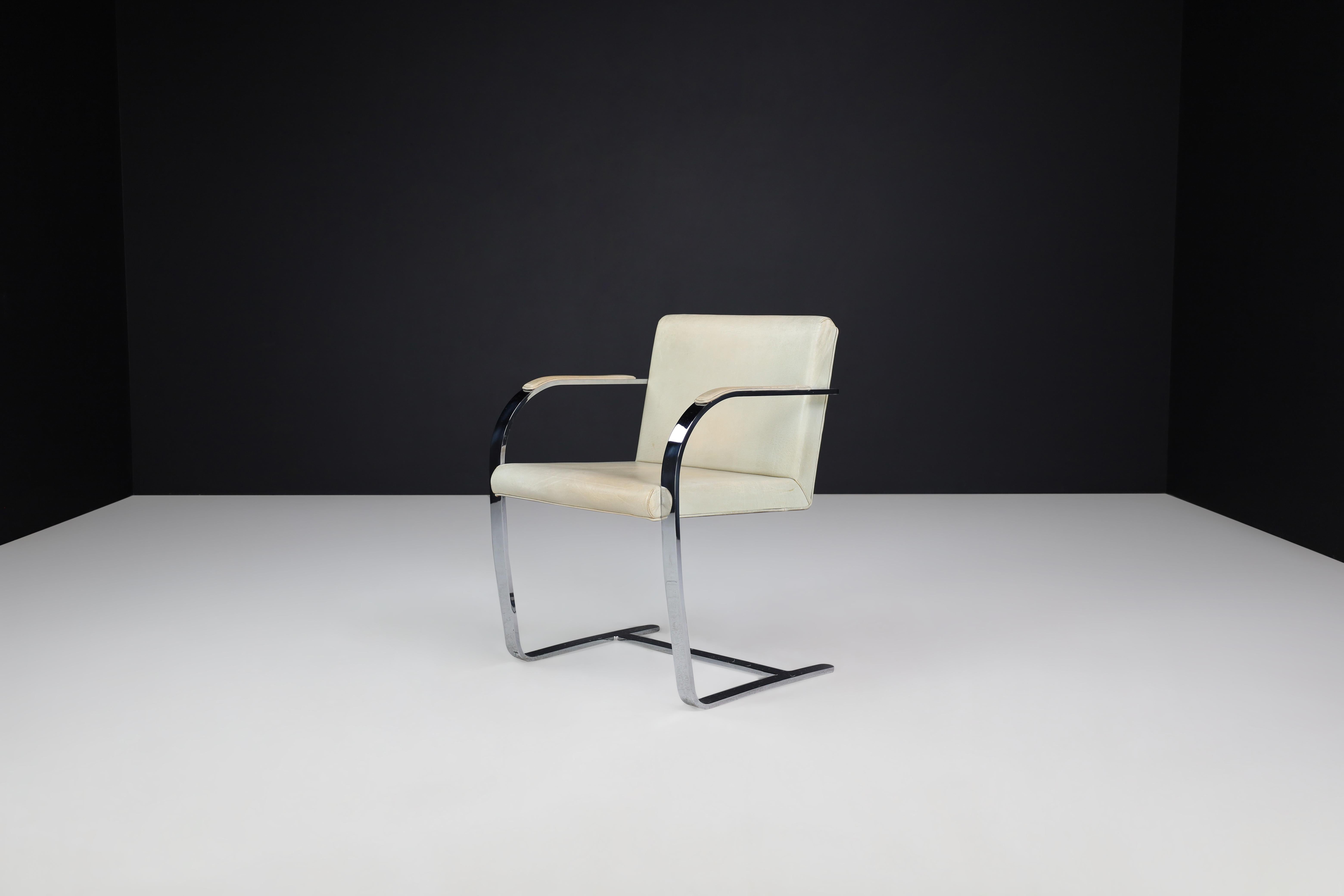 Mies Van Der Rohe Brno Armchairs in Leather and Chrome In Good Condition For Sale In Almelo, NL