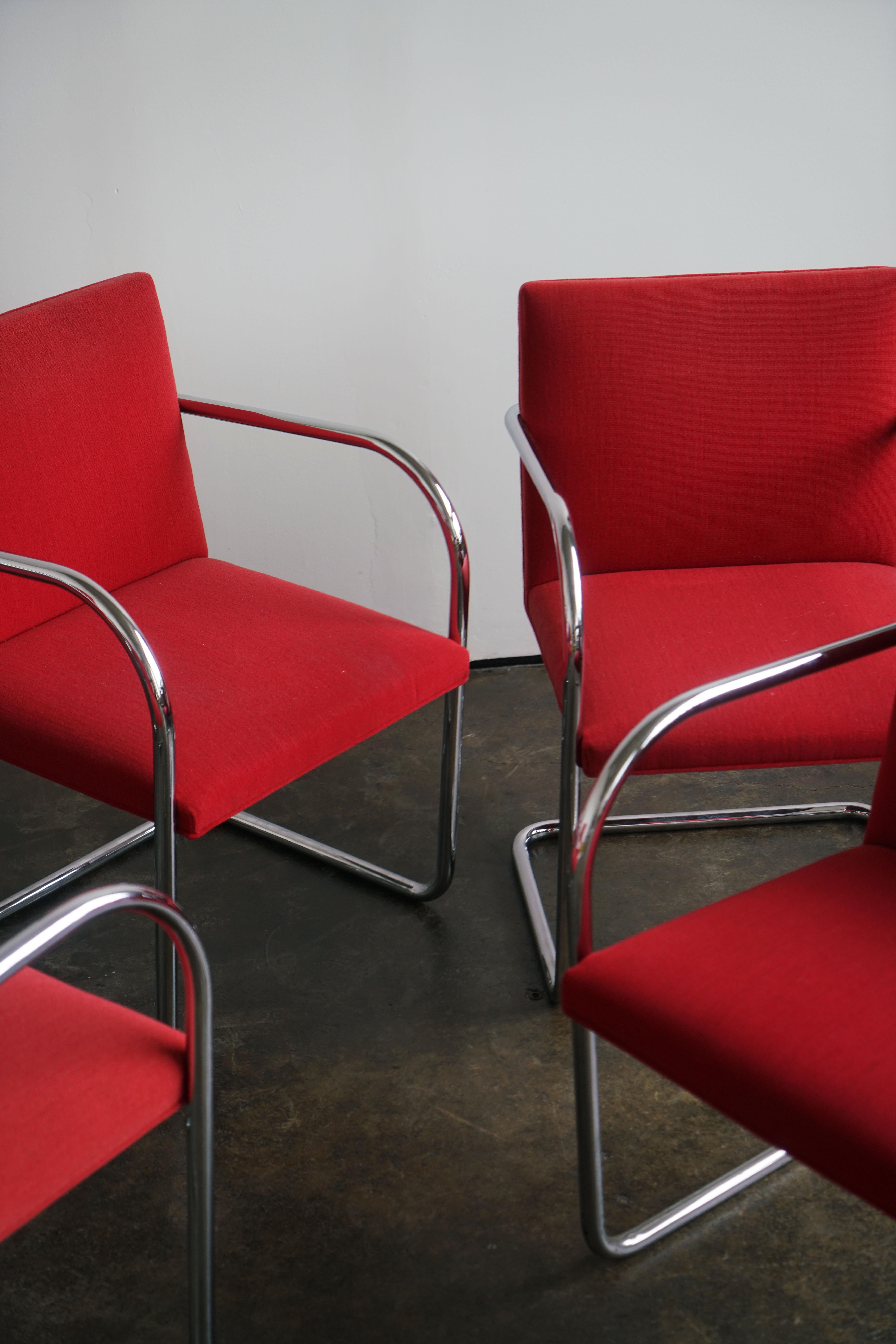 Mies Van Der Rohe Brno-Stühle für Knoll in Rot, 4er-Set (Stoff)