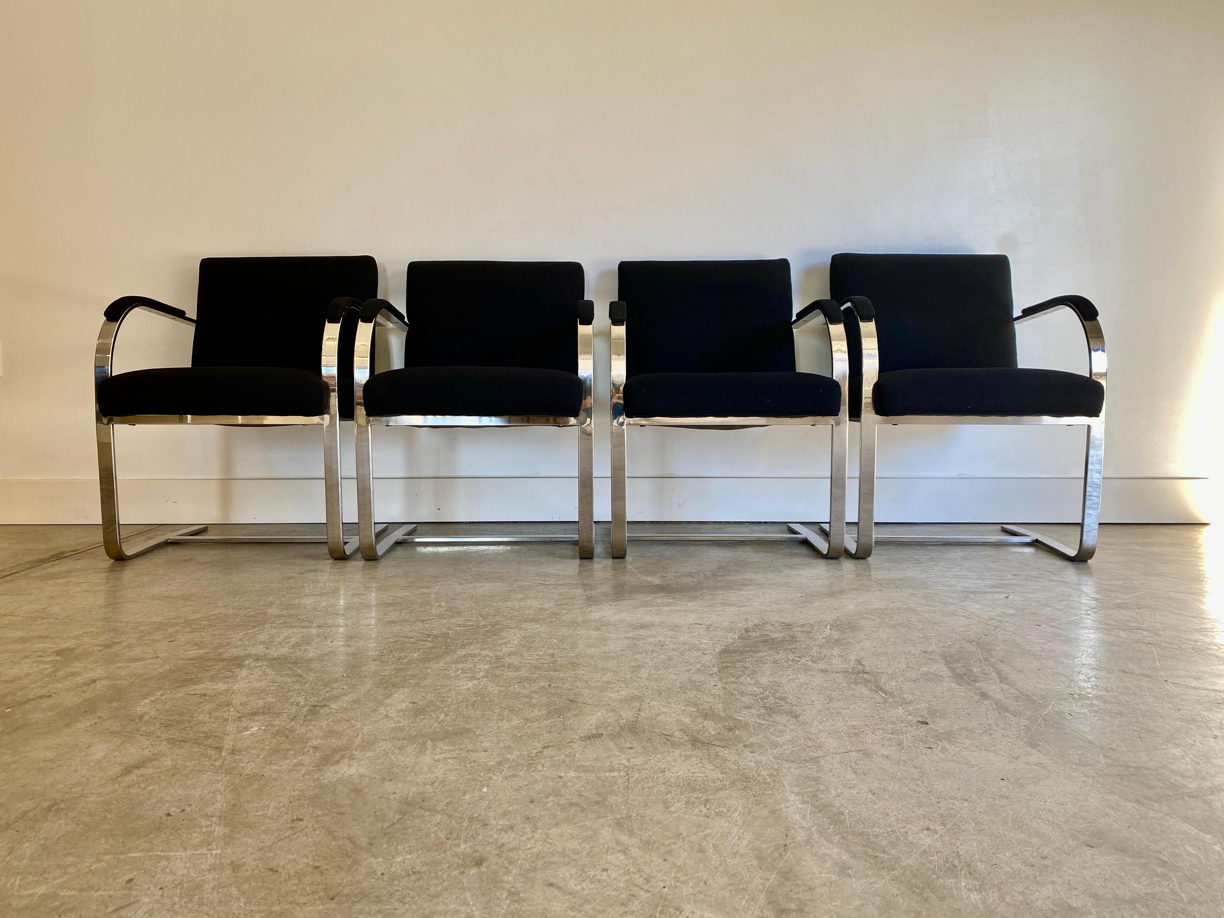 Designer: Mies van der Rohe
Manufacture: Knoll Period/style: midcentury
Country: US
Date: 1960s.