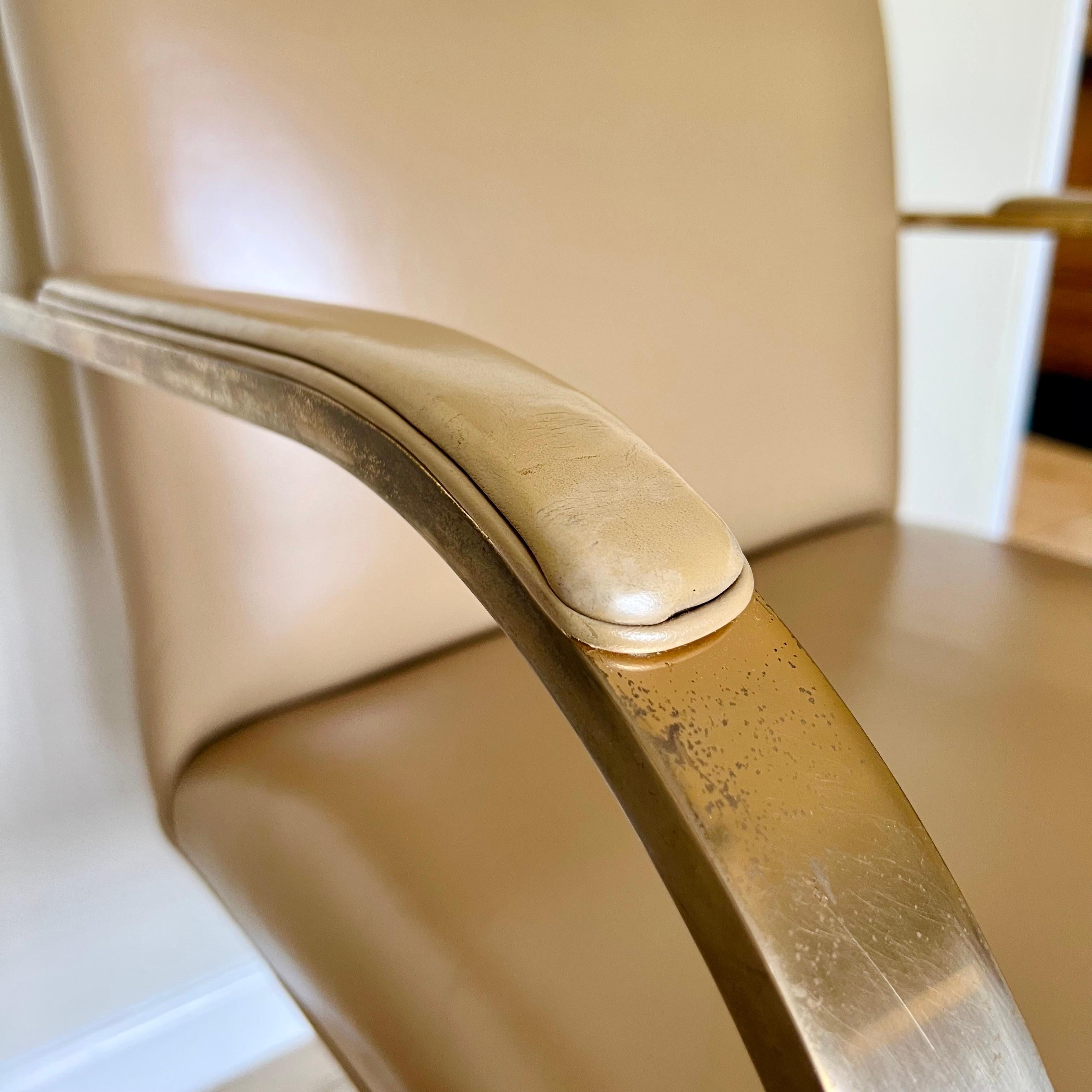 Mies Van Der Rohe Brno Gold Brass Flat Bar Leather Chair In Good Condition In Harlingen, TX