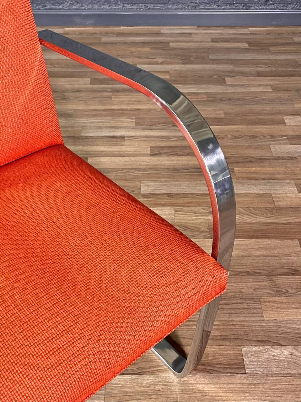 Chaise en acier 