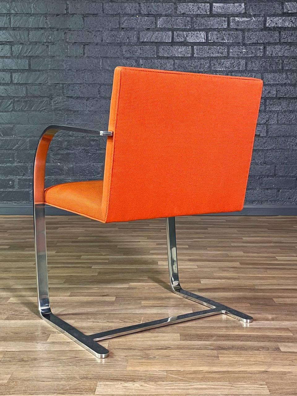 Chaise en acier 