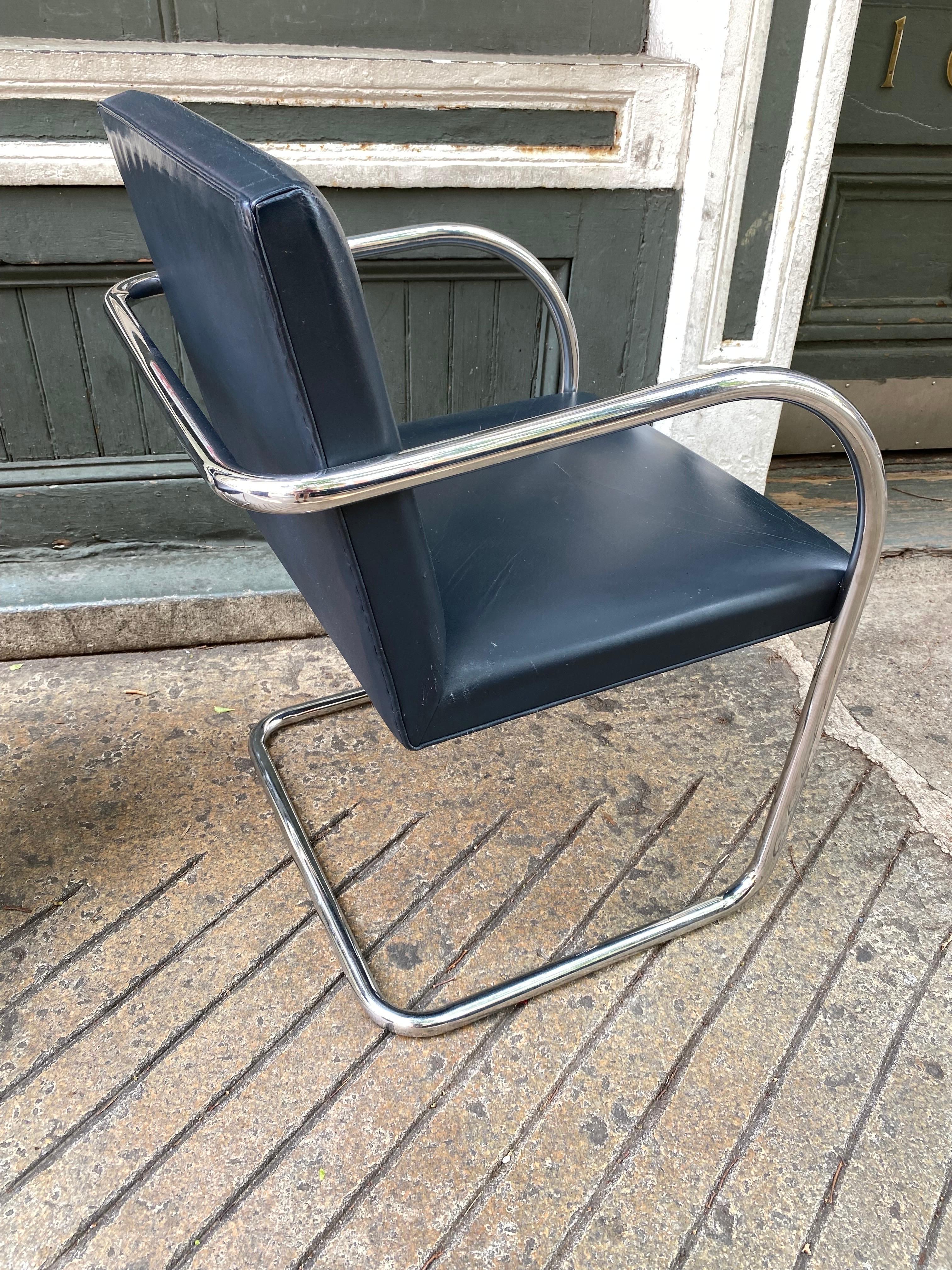 Mid-Century Modern Mies van der Rohe Brno Tubular Armchair by Knoll For Sale