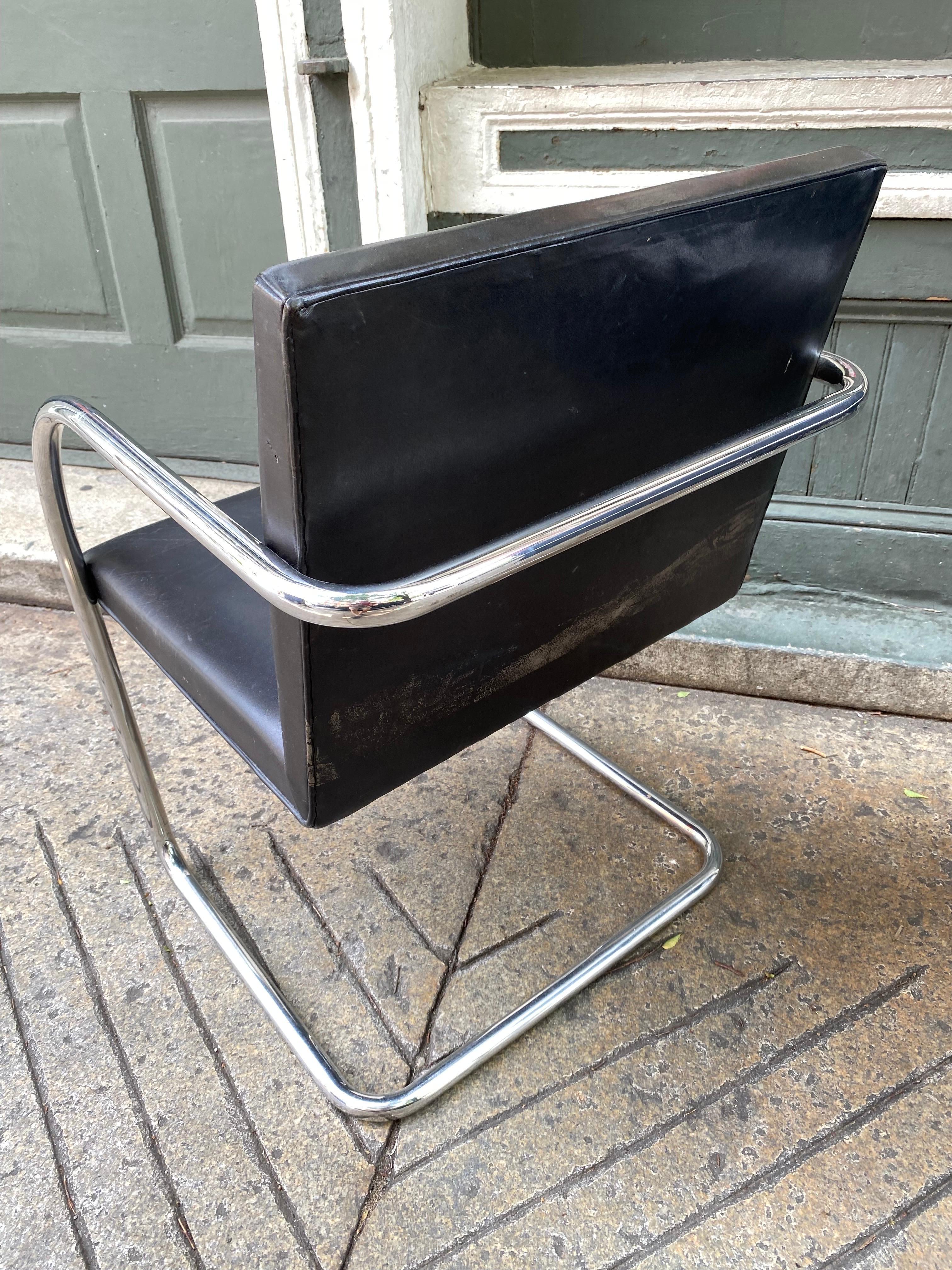 Mid-Century Modern Fauteuil tubulaire Mies van der Rohe Brno par Knoll en vente