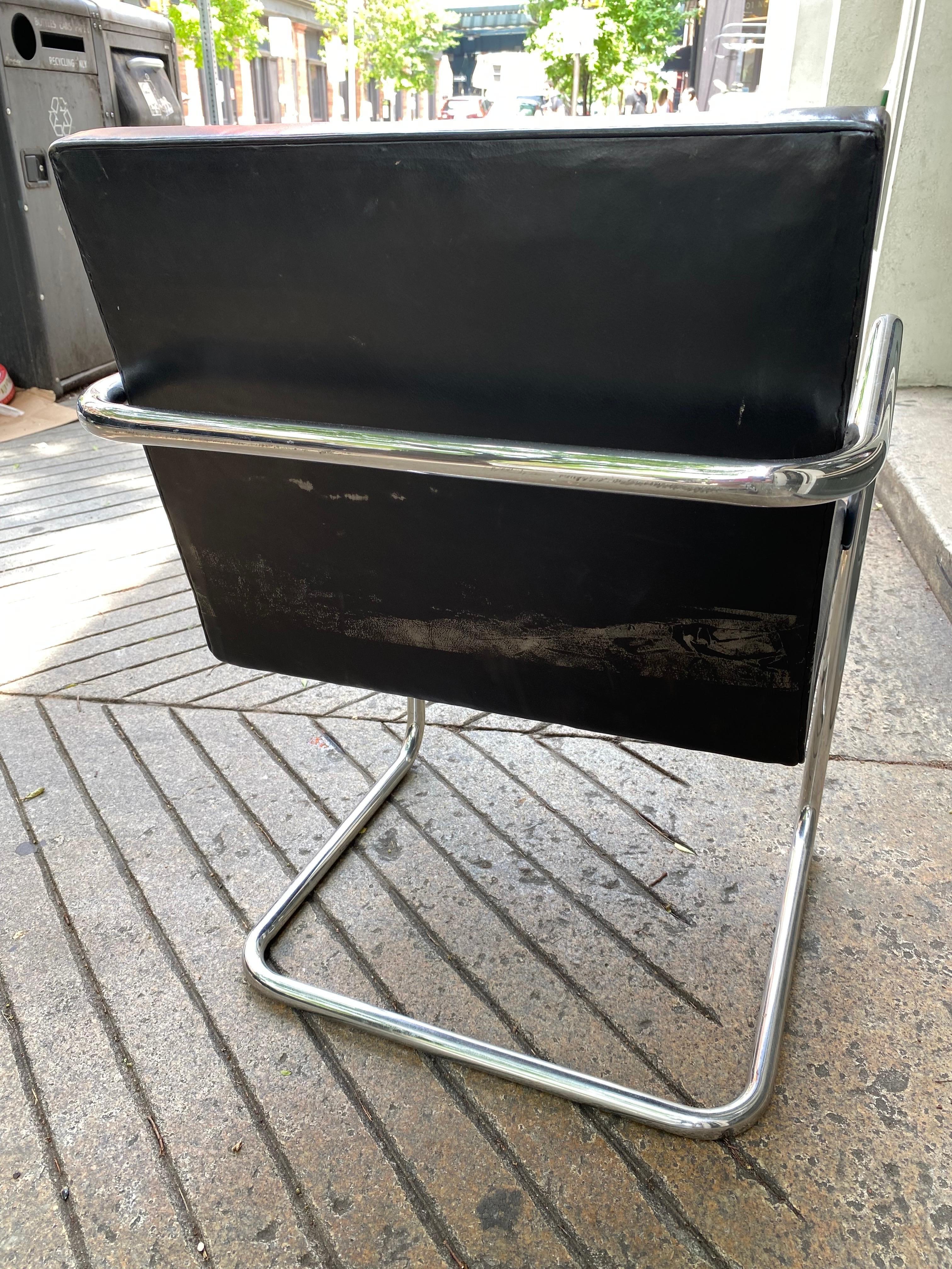 Cuir Fauteuil tubulaire Mies van der Rohe Brno par Knoll en vente