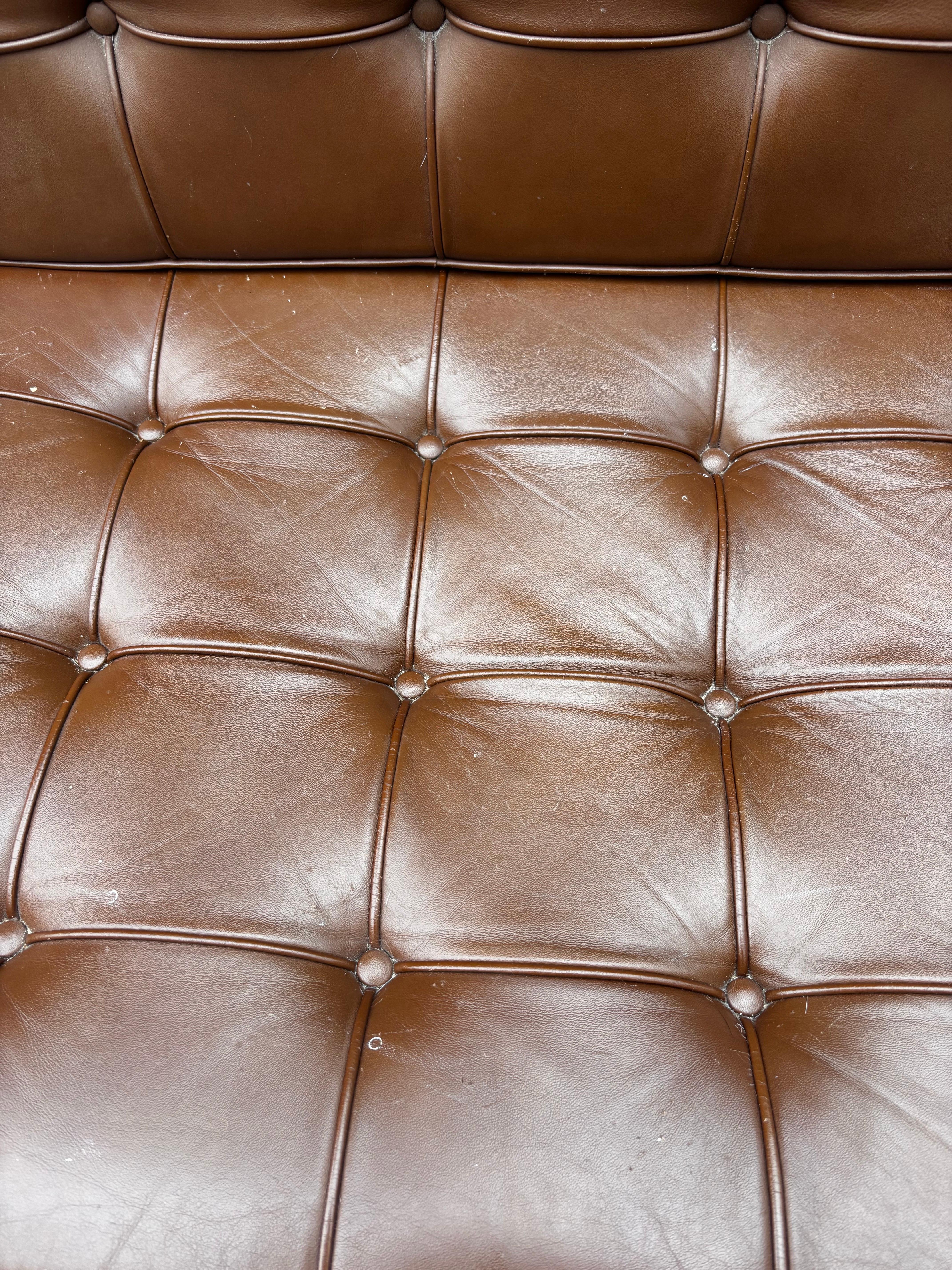 Fin du 20e siècle A. der Rohe Choc. Chaises Barcelona brunes/ piétements en acier inoxydable pour Knoll en vente