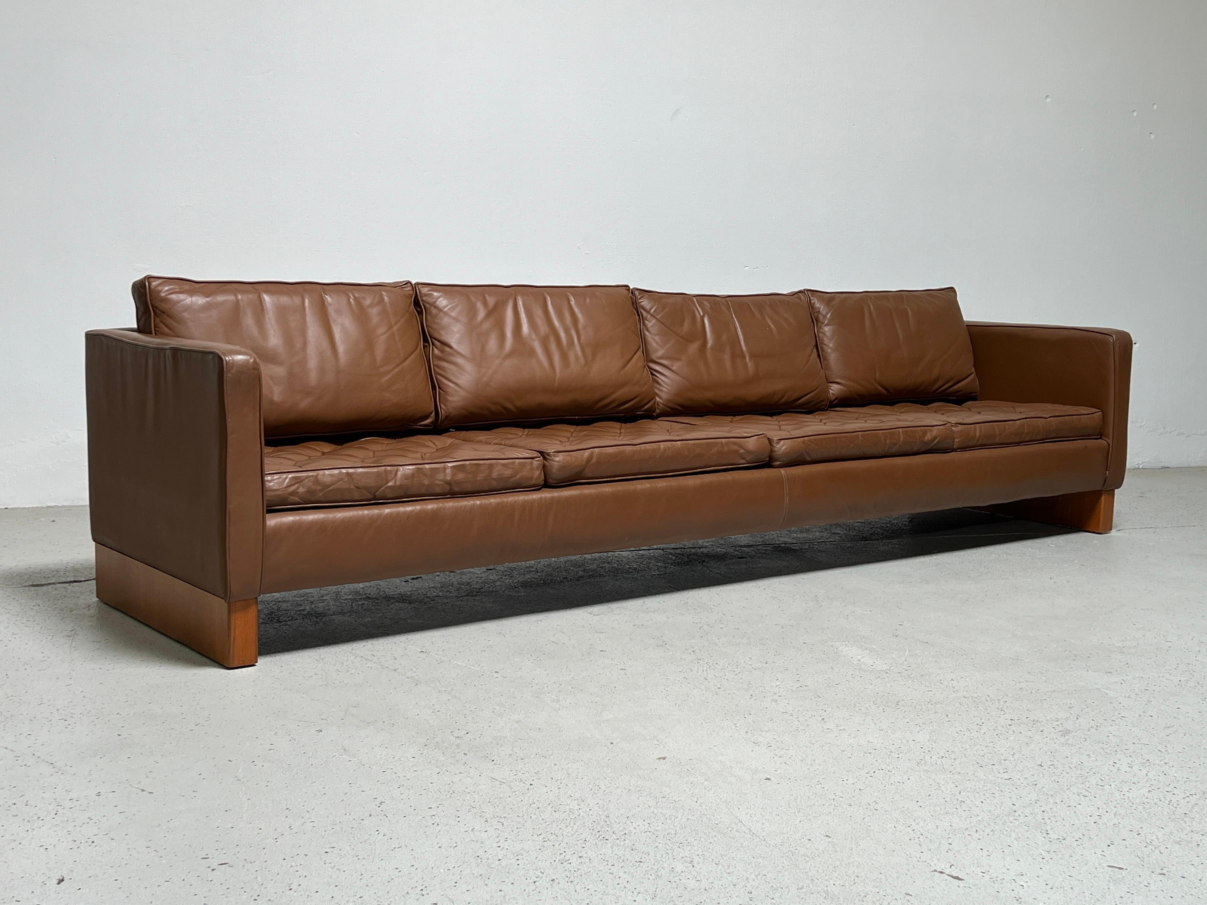 Late 20th Century Mies Van Der Rohe Foor Knoll Sofa For Sale