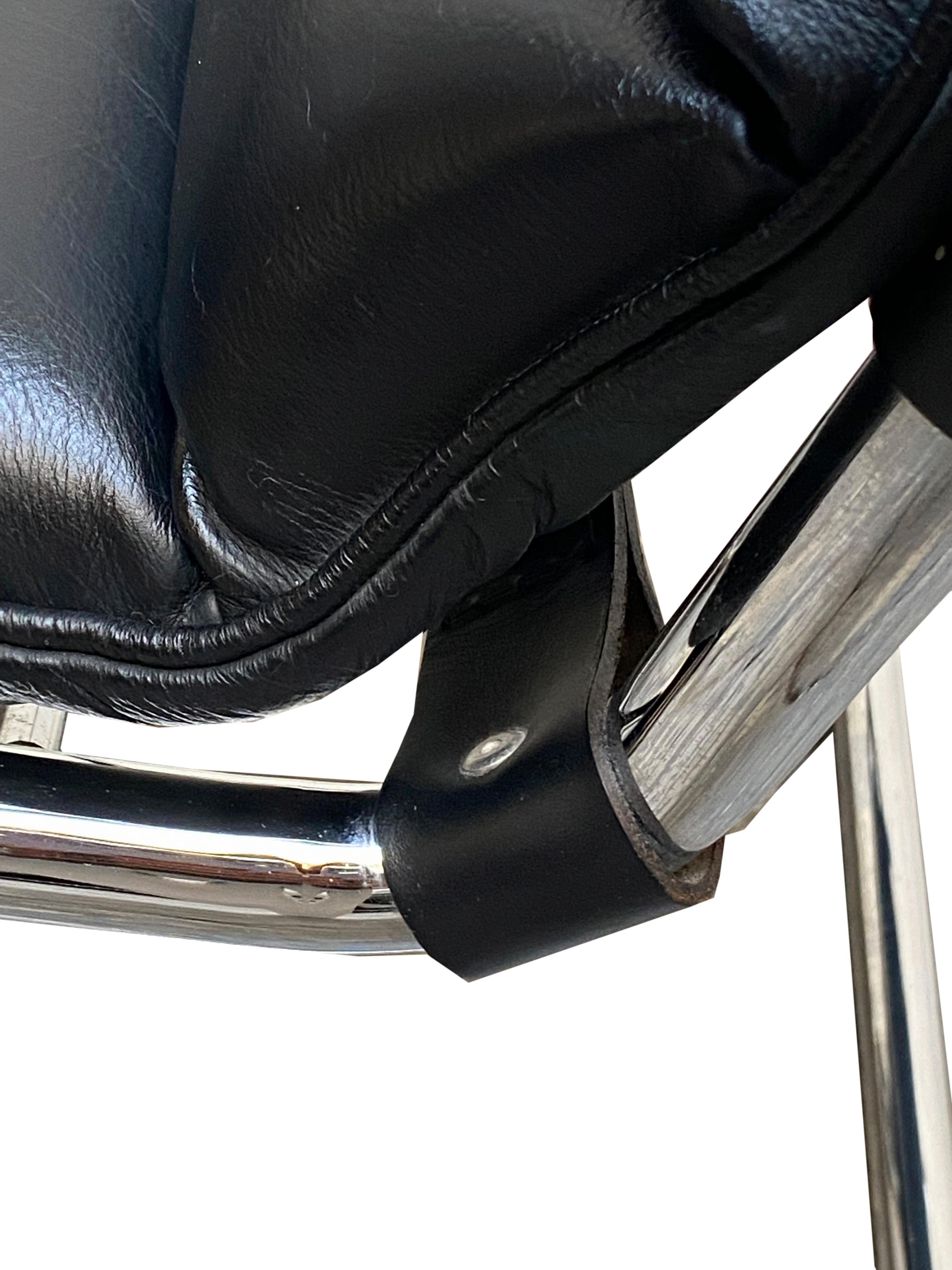 Mies van der Rohe for Alivar Black Leather Lounge Chair Mod. MR, 1980s 4
