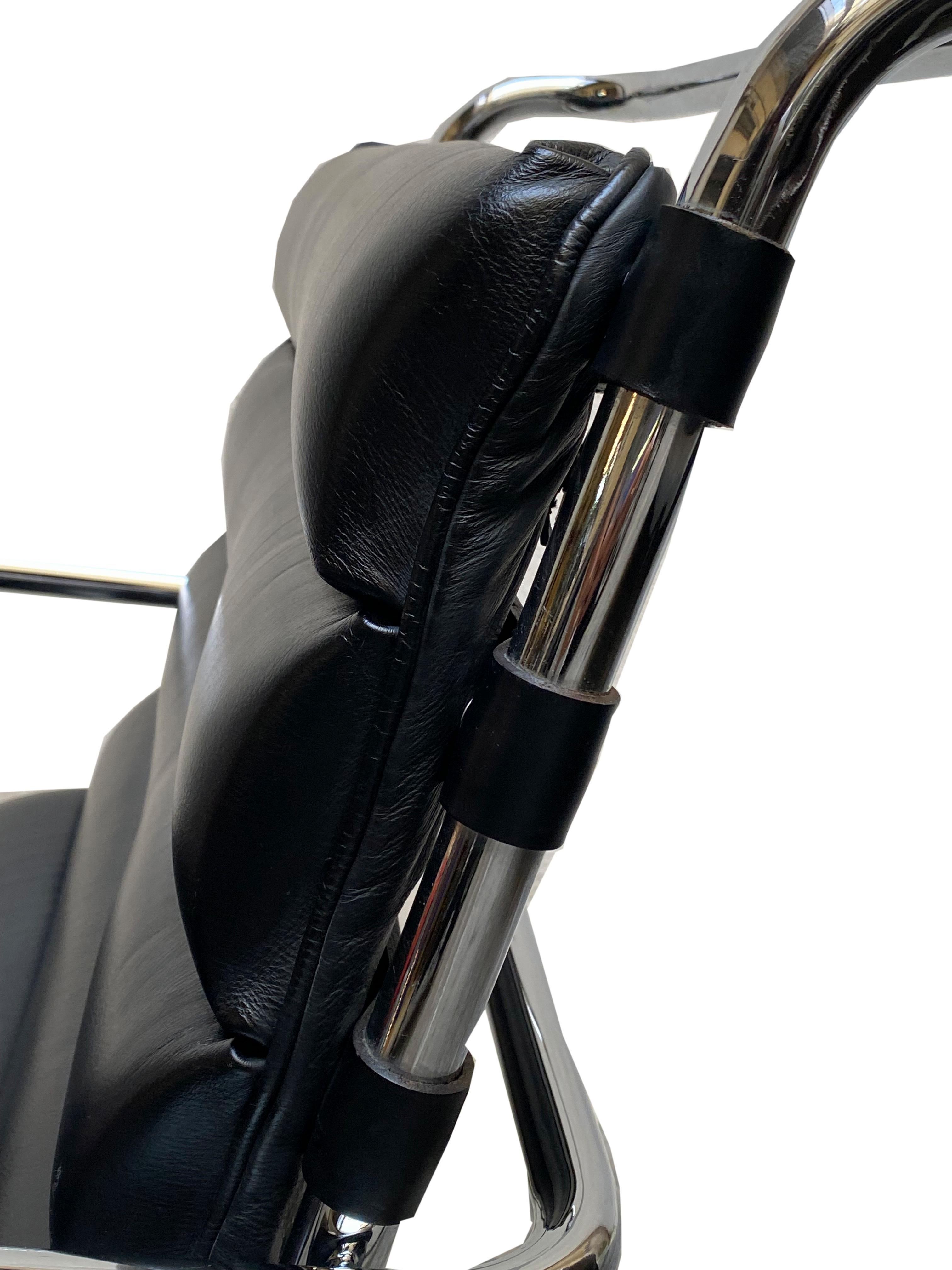 Mies van der Rohe for Alivar Black Leather Lounge Chair Mod. MR, 1980s 1