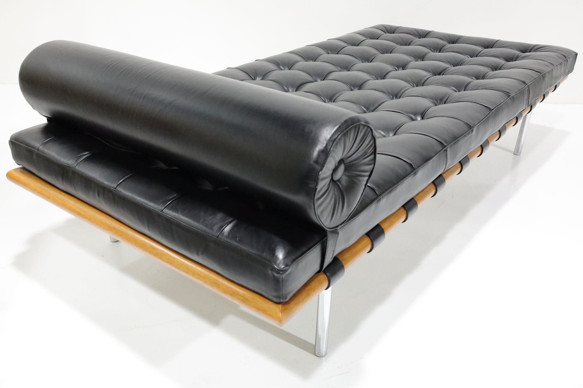 American Mies van der Rohe for Knoll Barcelona Daybed/Couch in Black Leather For Sale