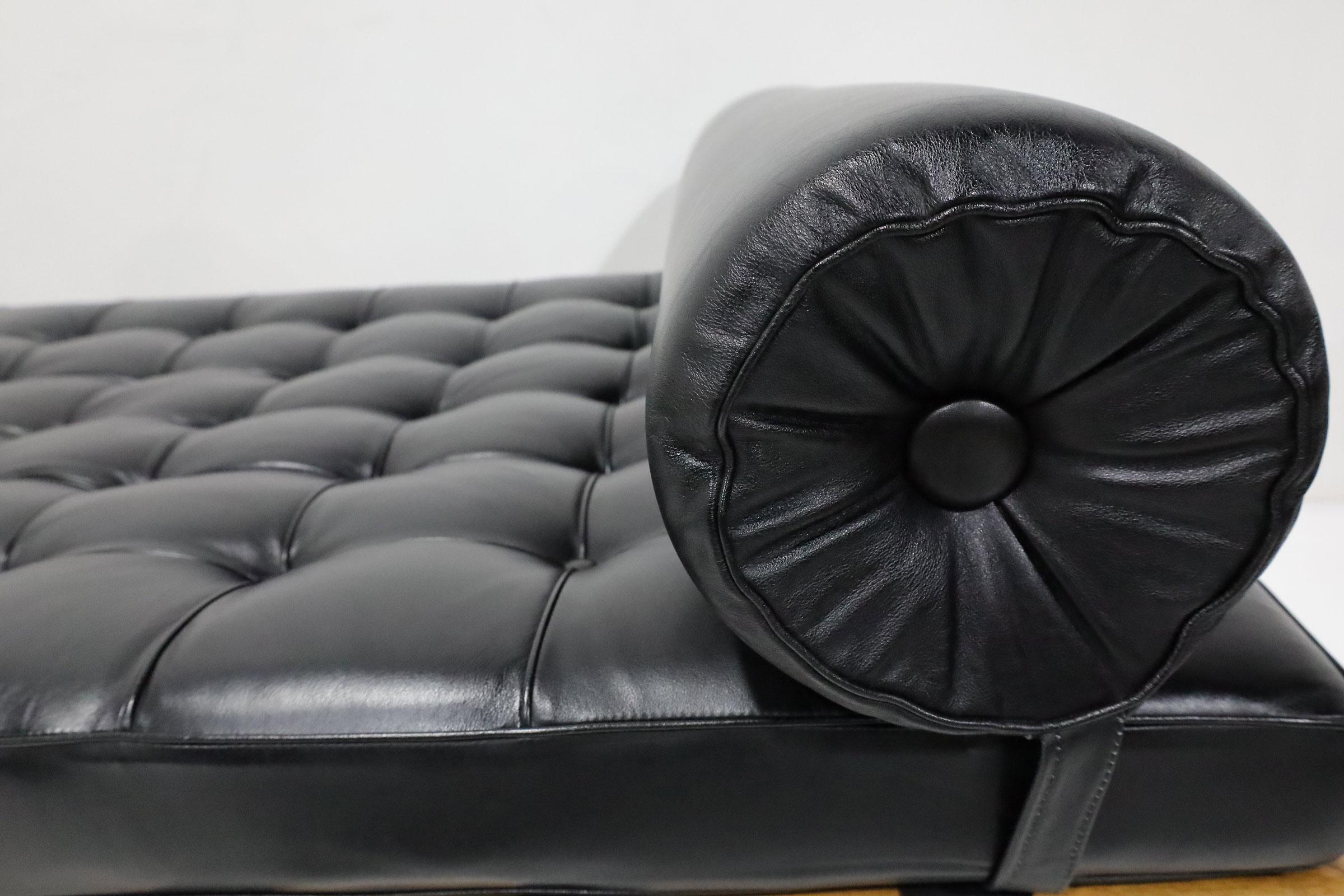 Steel Mies van der Rohe for Knoll Barcelona Daybed/Couch in Black Leather For Sale