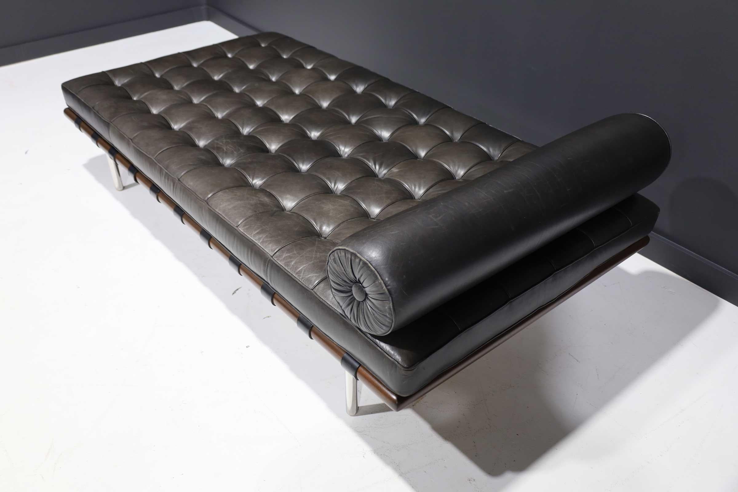 20th Century Mies van der Rohe for Knoll Barcelona Daybed in Black Leather
