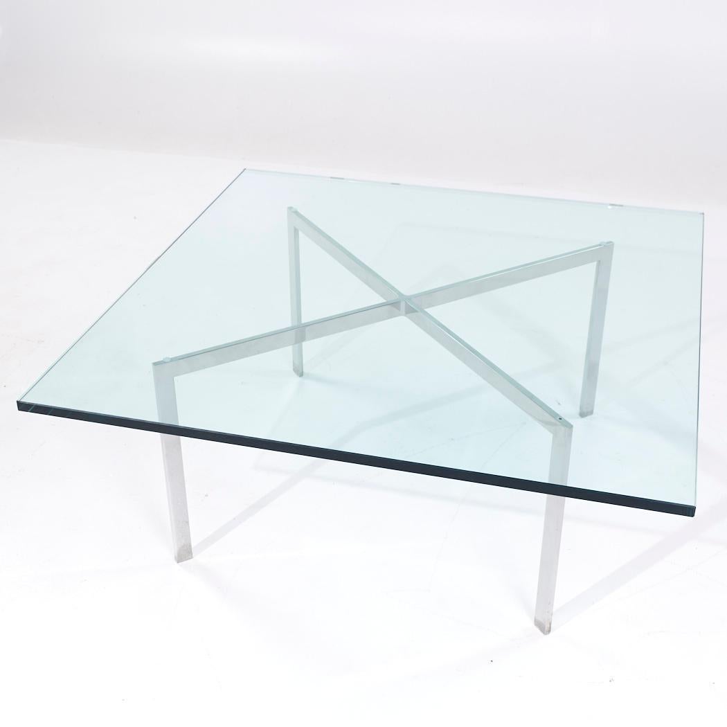 Verre Table basse du milieu du siècle dernier Mies van der Rohe pour Knoll Barcelona en vente
