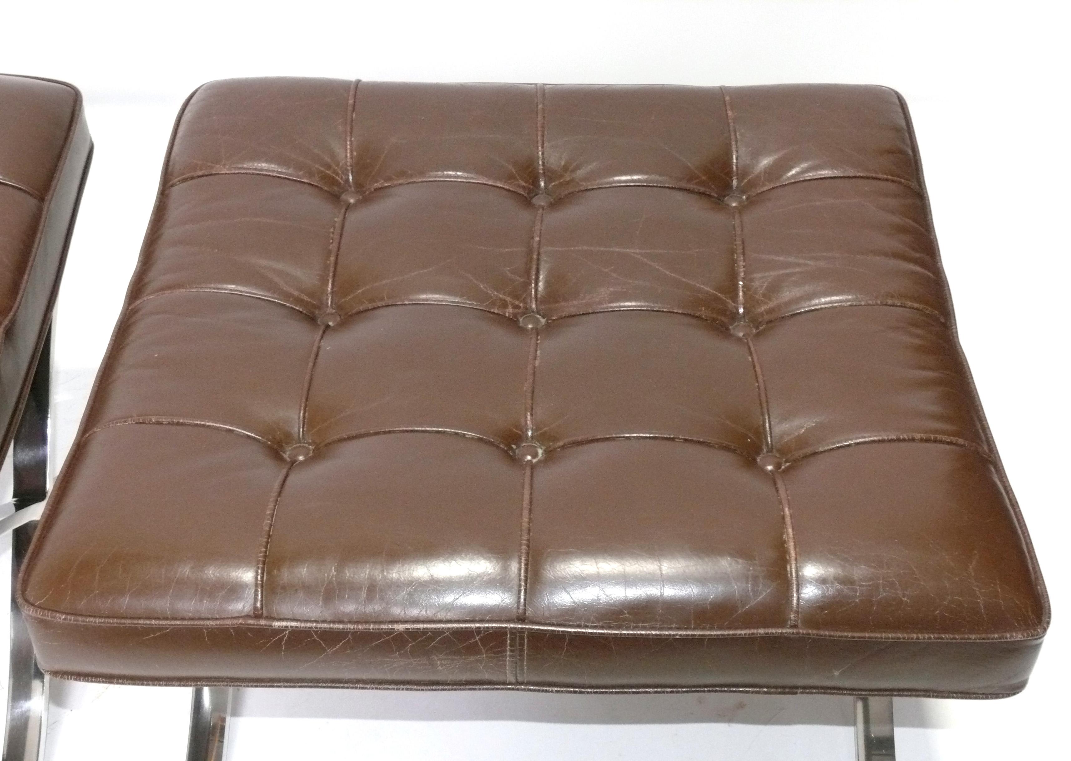 Taburetes Barcelona Mies van der Rohe para Knoll en piel marrón chocolate Estadounidense en venta