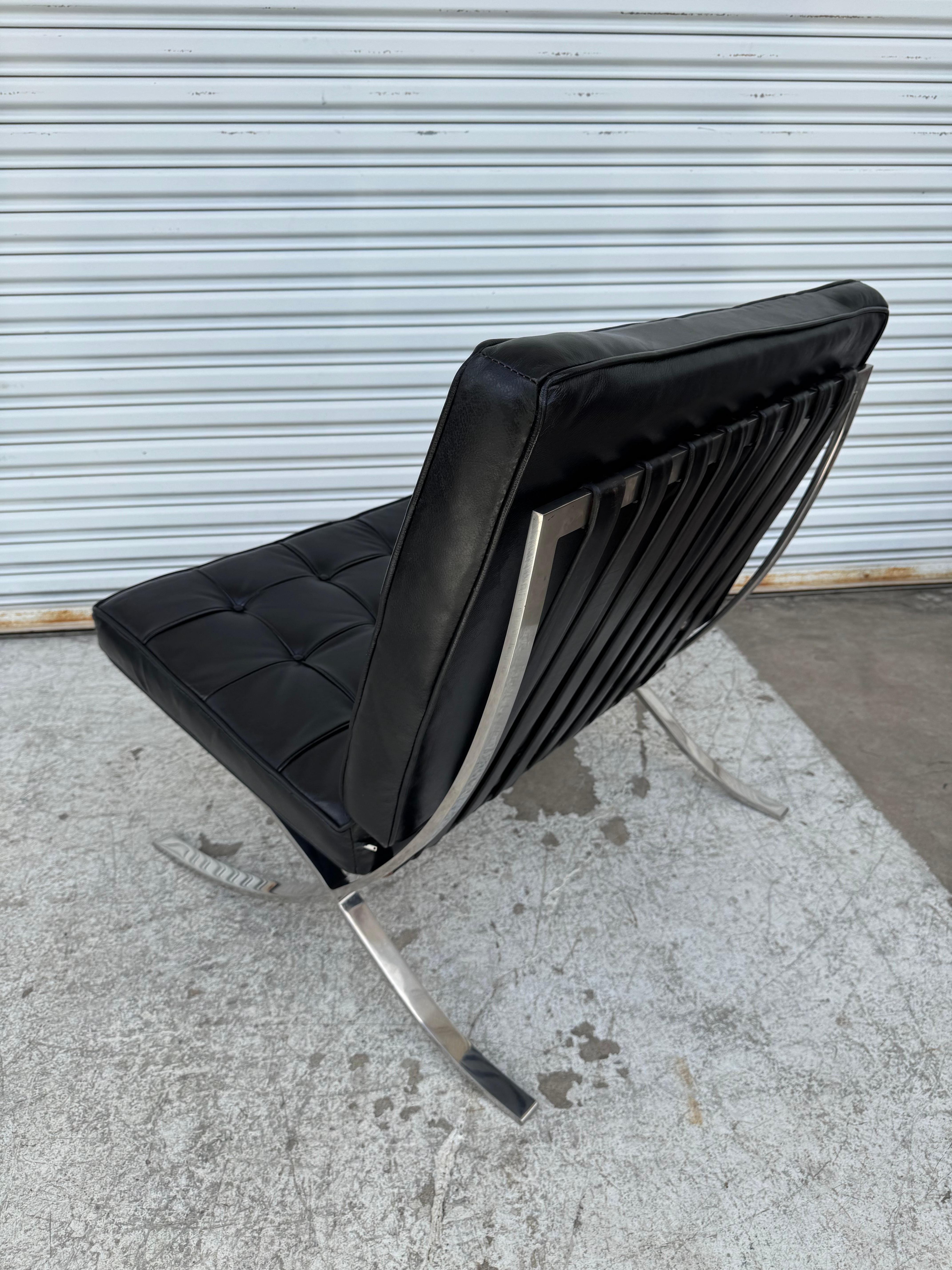 A classic in modern design, this chair has a seat and back cushions that adapt to fit the curve of frame, which is welded in single-piece construction from flat bar stainless steel for ultimate durability. Stainless steel is hand-buffed to a mirror