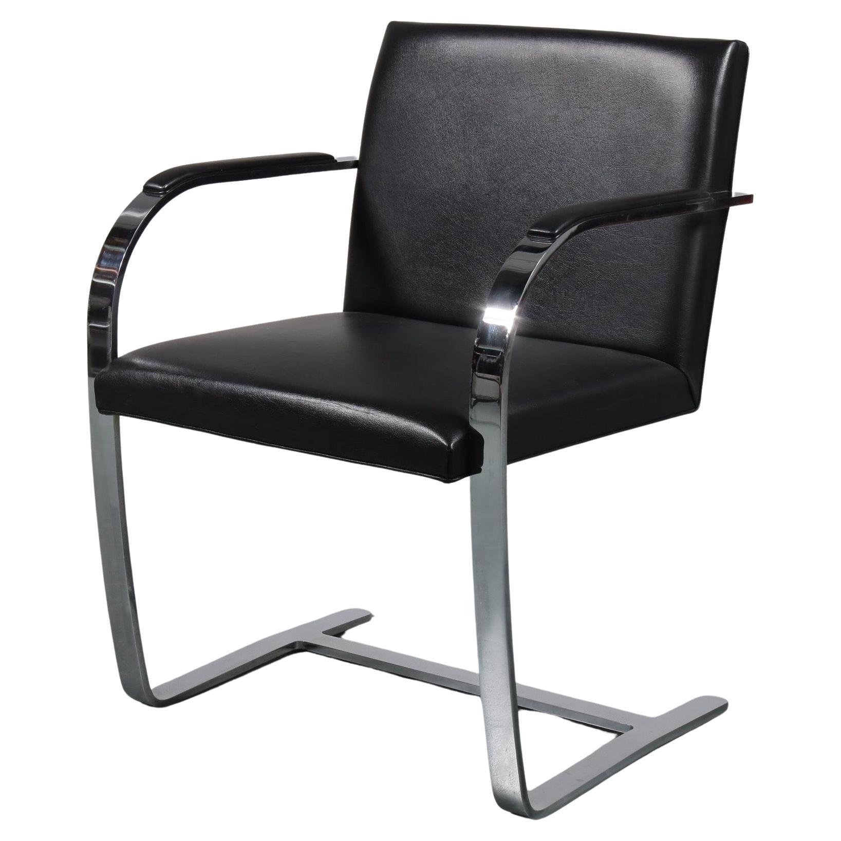 Mid-Century Modern Mies van der Rohe for Knoll Brno Flat Bar Armchair 255 AC, Black Leather, Italy For Sale