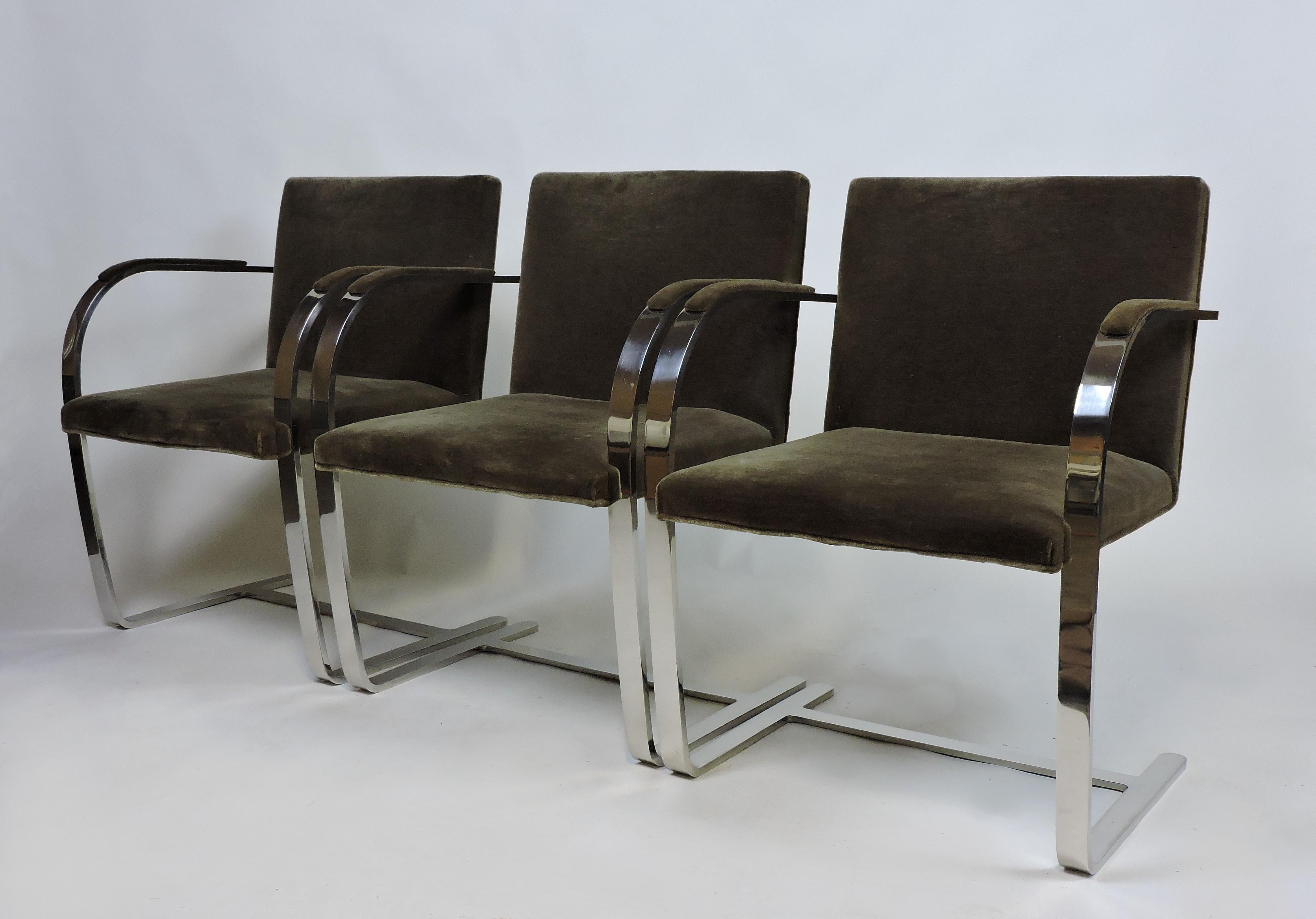 Classic Brno chair designed by Ludwig Mies van der Rohe in 1930 and manufactured in the 1970s by Knoll. Simple and elegant cantilevered design that will never go out of style. This chair frame is made of the more expensive solid polished stainless