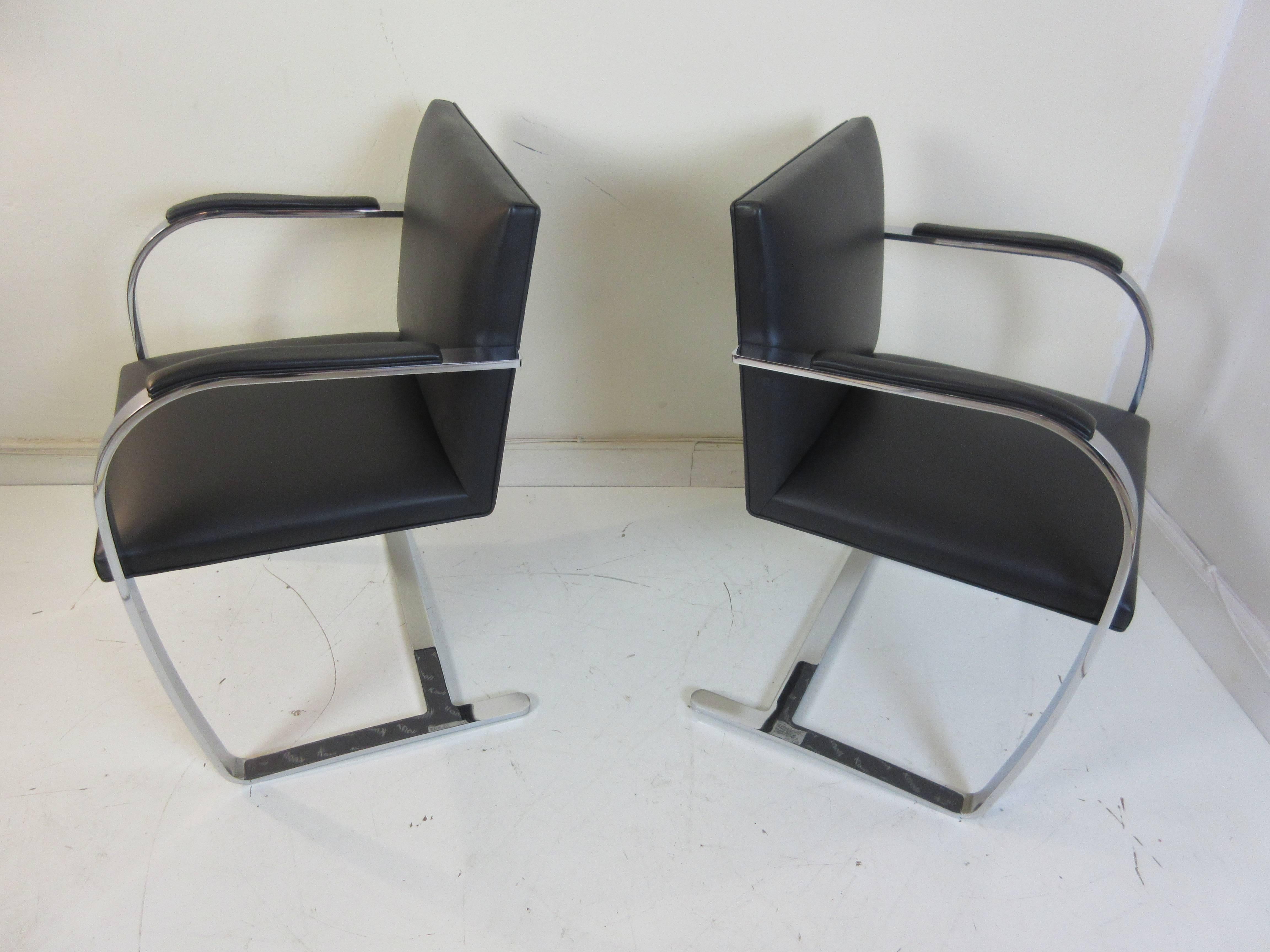 Mies van der Rohe for Knoll Brno, Set of Four Chairs in Leather with Arm Pads 1