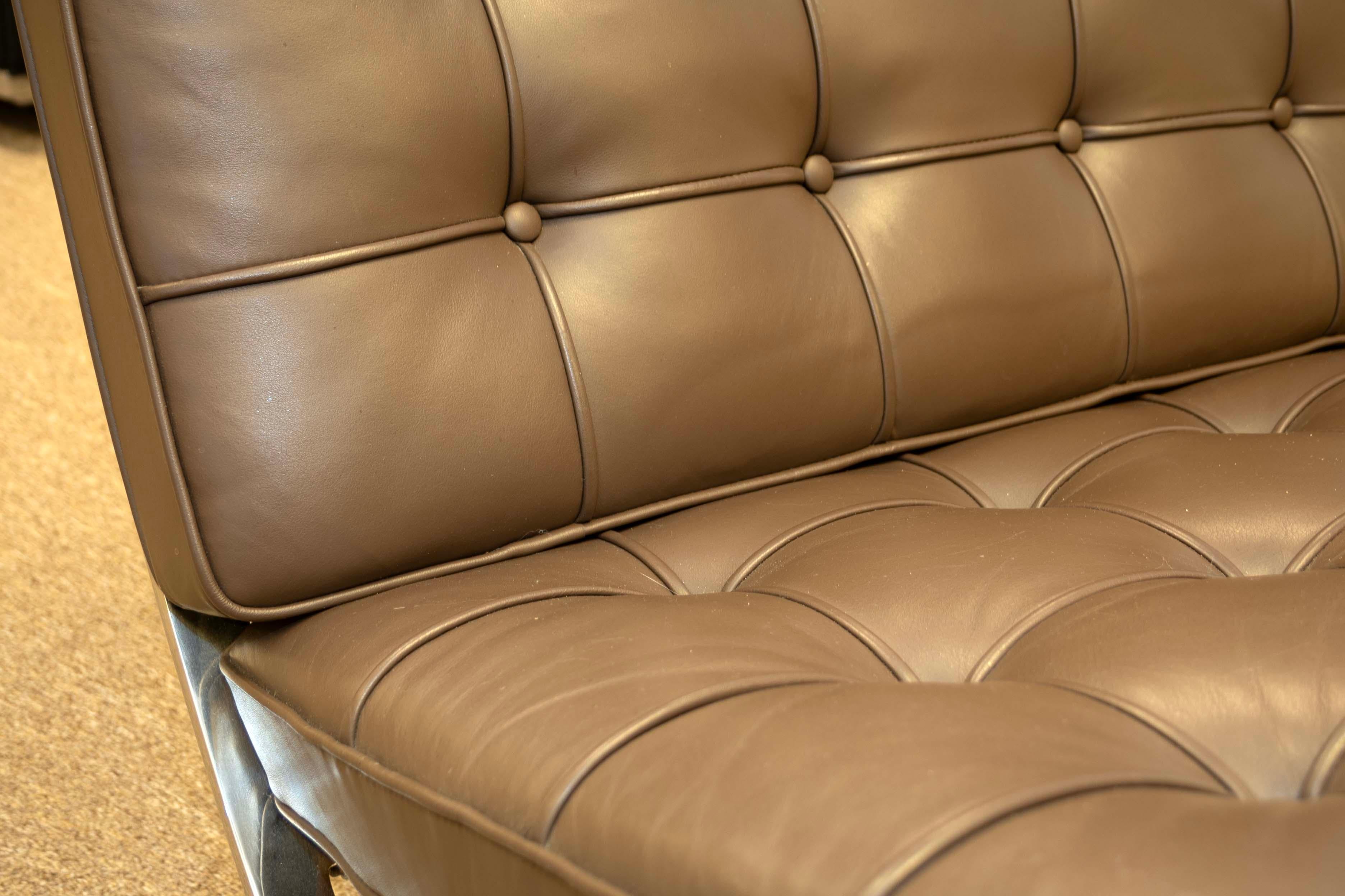 Mies Van Der Rohe für Knoll Brown Barcelona Leder Stuhl Mid Century Modern (Spanisch) im Angebot
