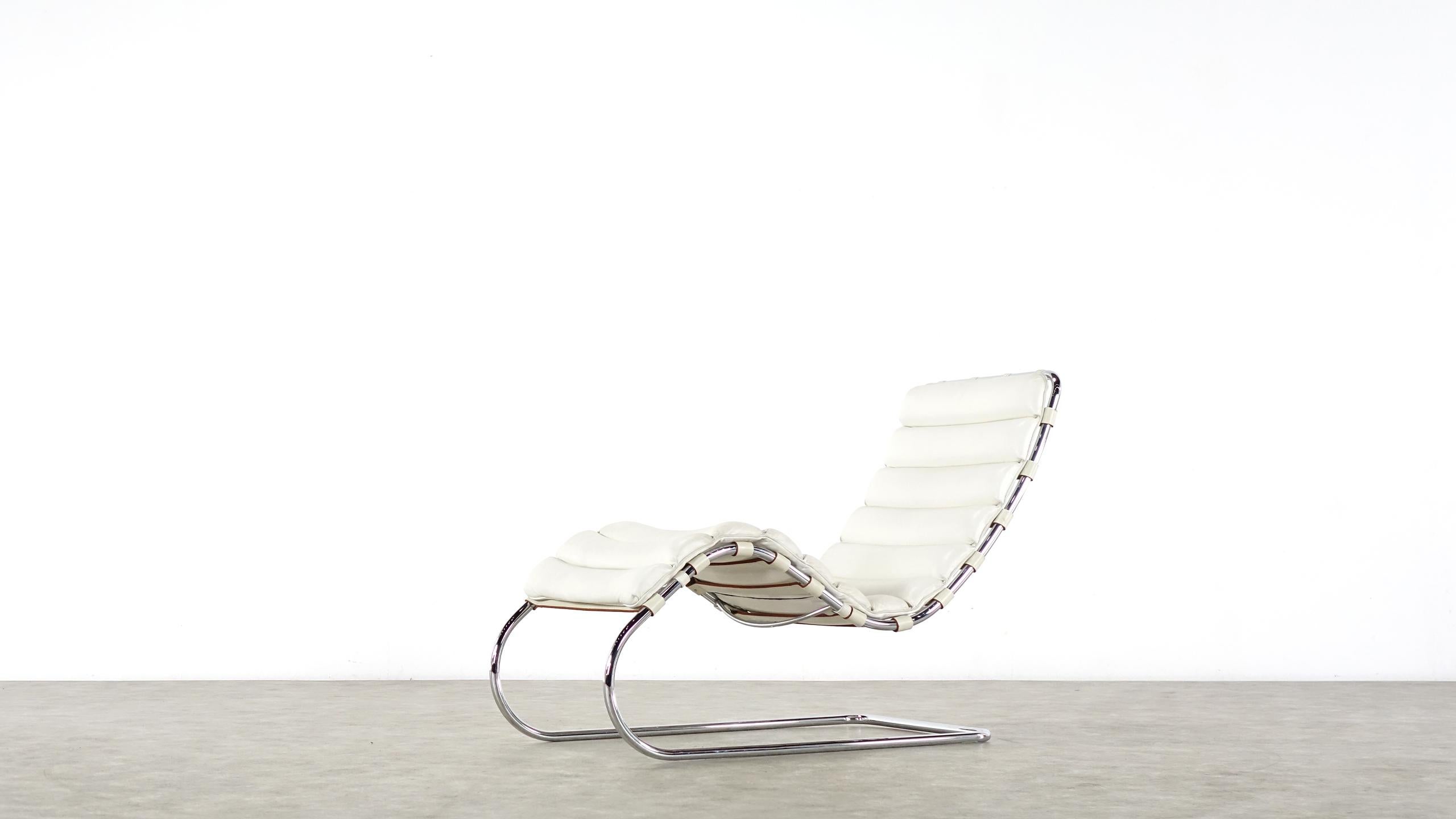 Mid-Century Modern Mies Van Der Rohe for Knoll International 241 LS Bauhaus