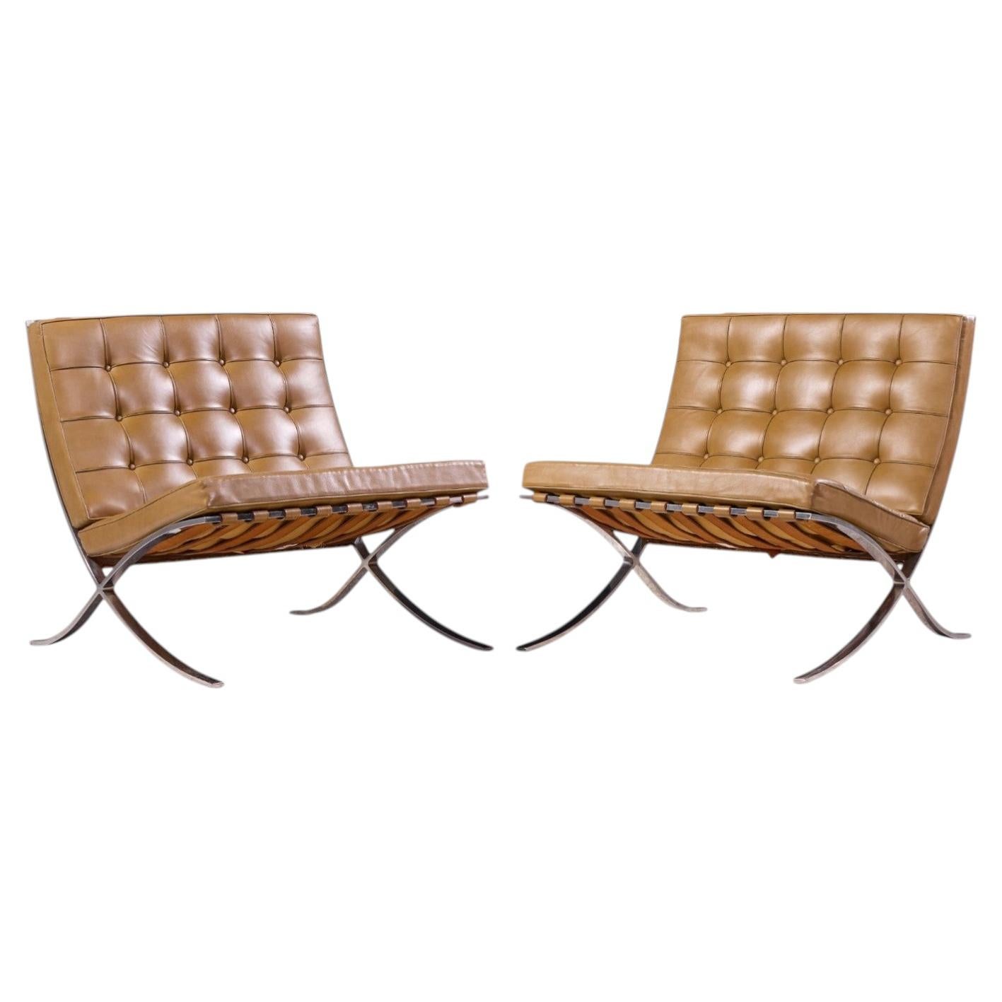 Fauteuils « Barcelona » de Mies van der Rohe pour Knoll, style milieu du siècle – Paire
