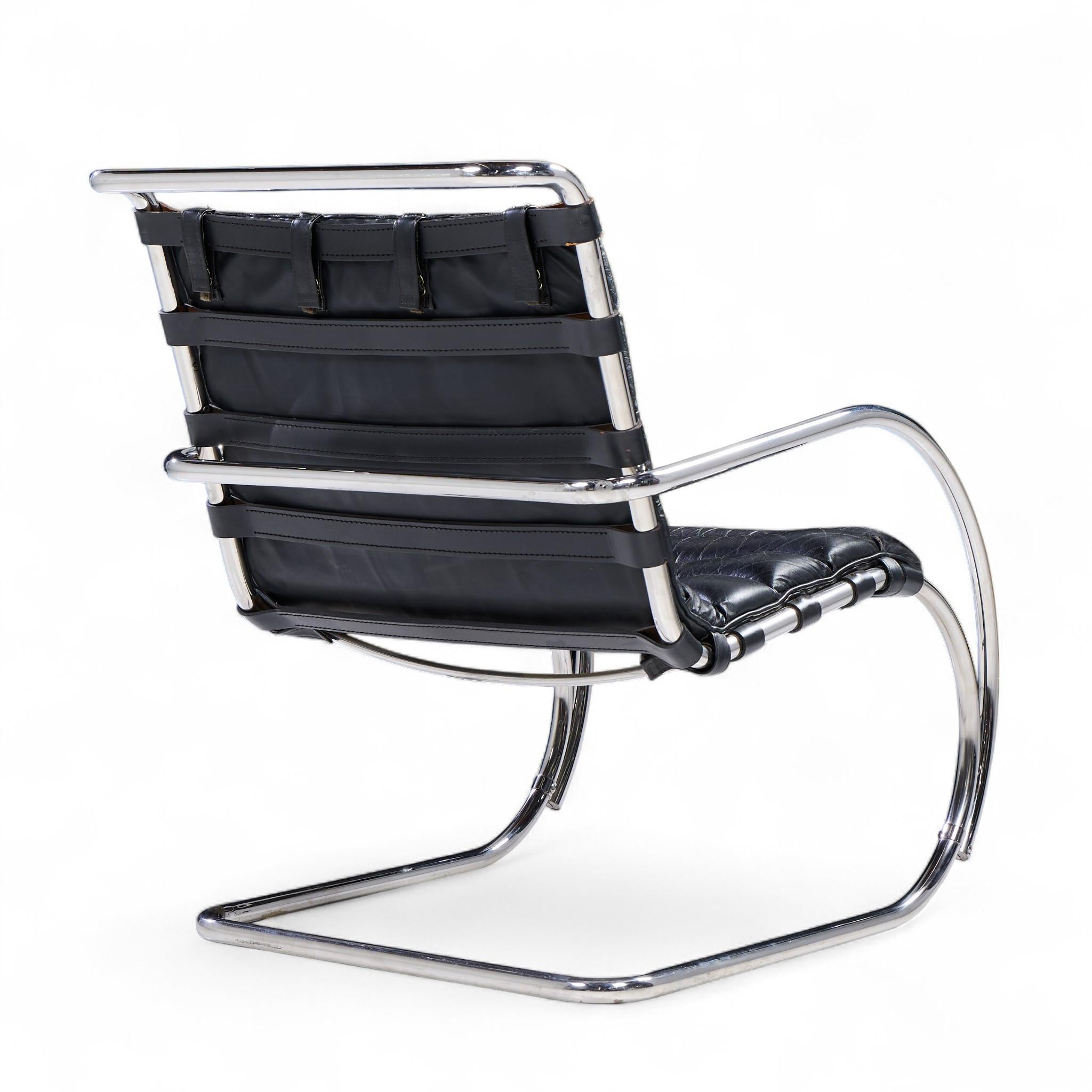 Mies van der Rohe for Knoll MR Mid Century Lounge Chairs en cuir noir - Paire en vente 3