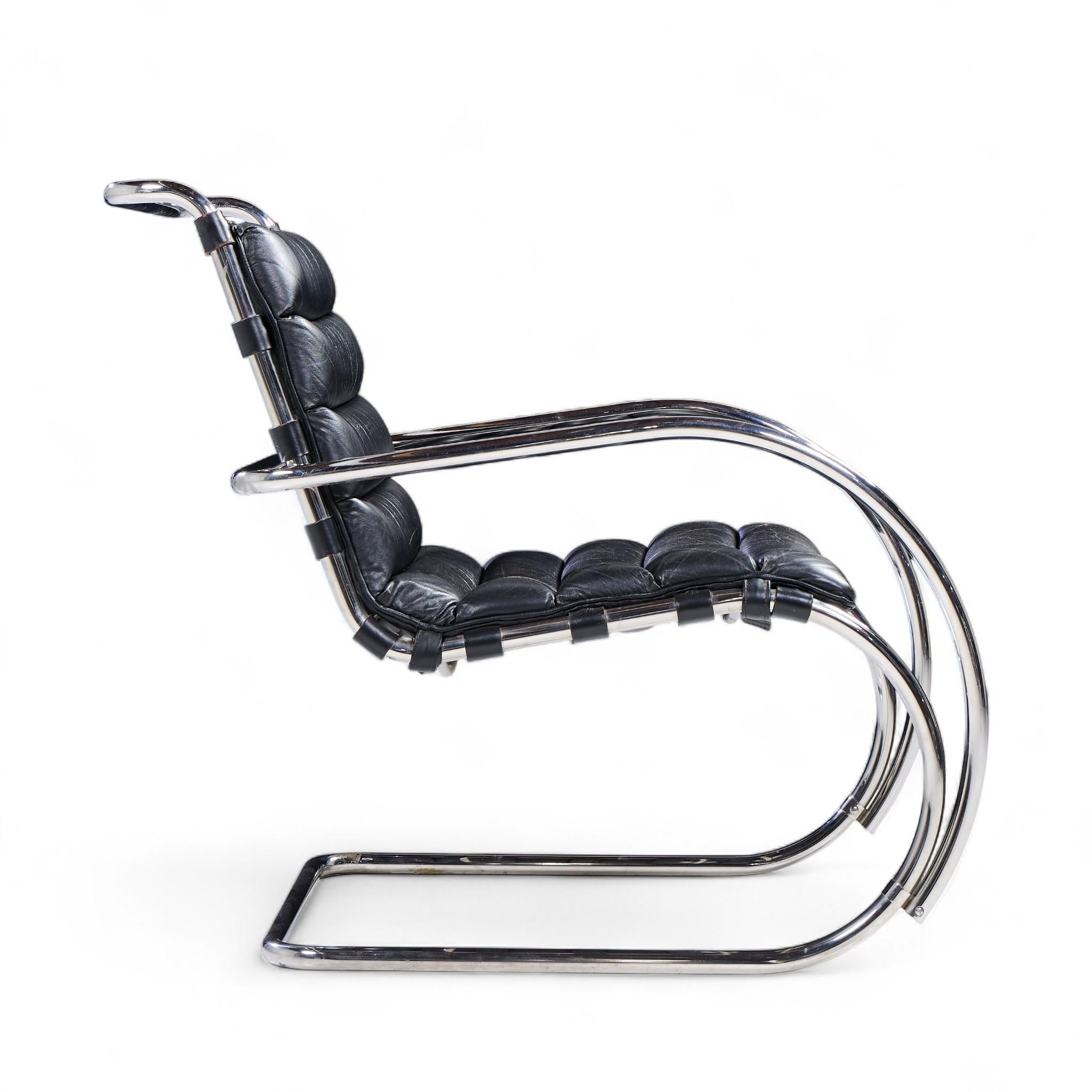 Mies van der Rohe for Knoll MR Mid Century Lounge Chairs en cuir noir - Paire en vente 4