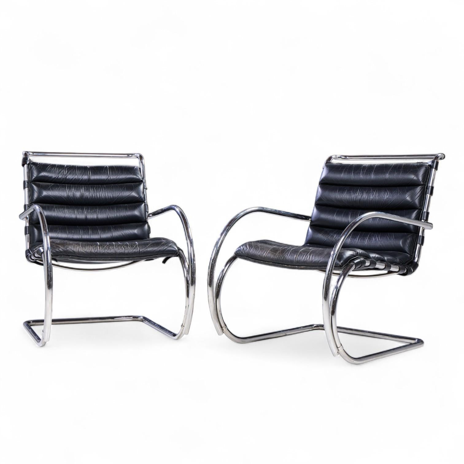 Mid-Century Modern Mies van der Rohe for Knoll MR Mid Century Lounge Chairs en cuir noir - Paire en vente