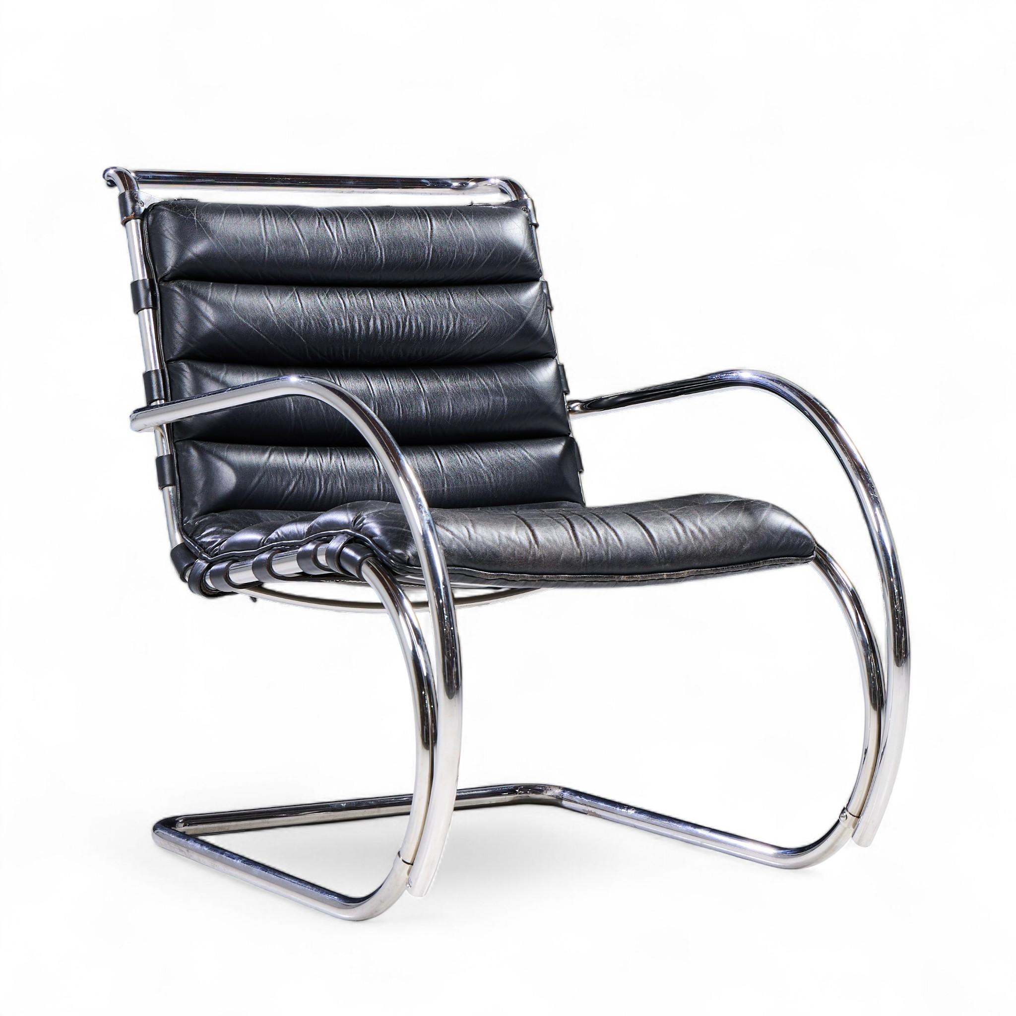 Américain Mies van der Rohe for Knoll MR Mid Century Lounge Chairs en cuir noir - Paire en vente