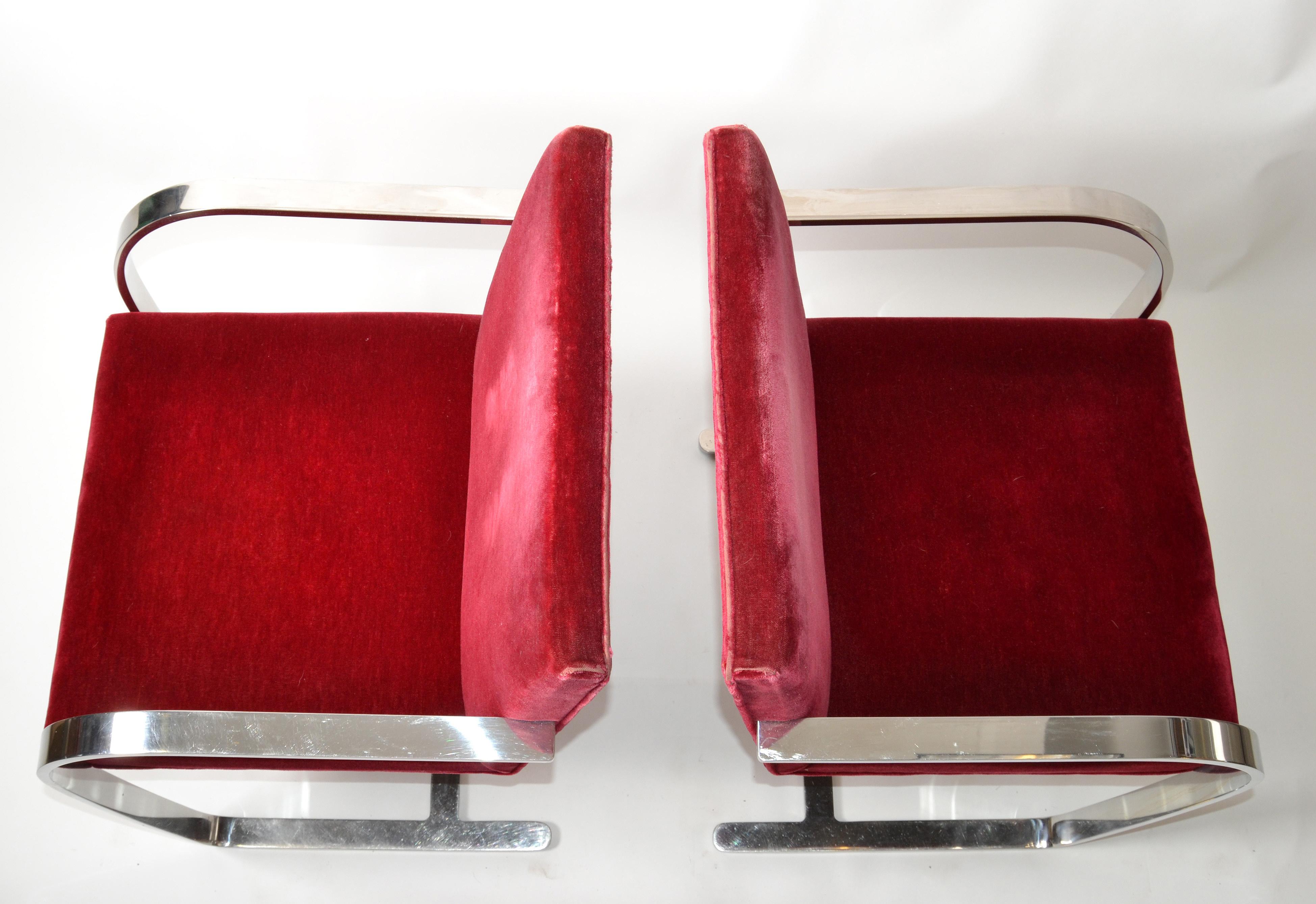Mies Van Der Rohe für Knoll, Brno-Stühle aus Edelstahl, roter Samt 1979, Paar im Angebot 1