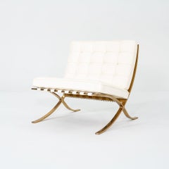 Mies Van der Rohe + Gratz Barcelona Chair en cuir avec structure plaquée or