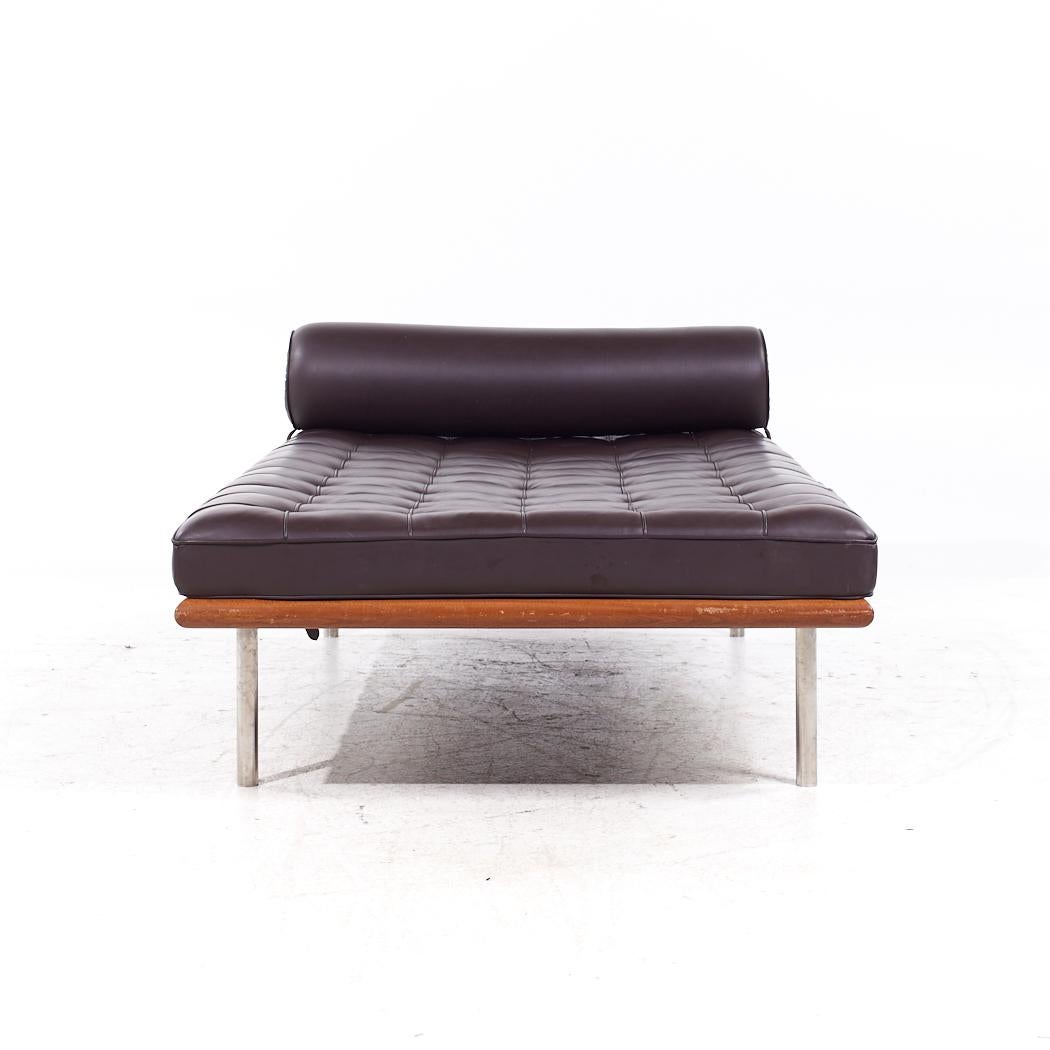 Mies van der Rohe Knoll Mid Century Barcelona Daybed

This daybed measures: 77 wide x 38.25 deep x 25 inches high, with a seat height of 16.75 inches

All pieces of furniture can be had in what we call restored vintage condition. That means the