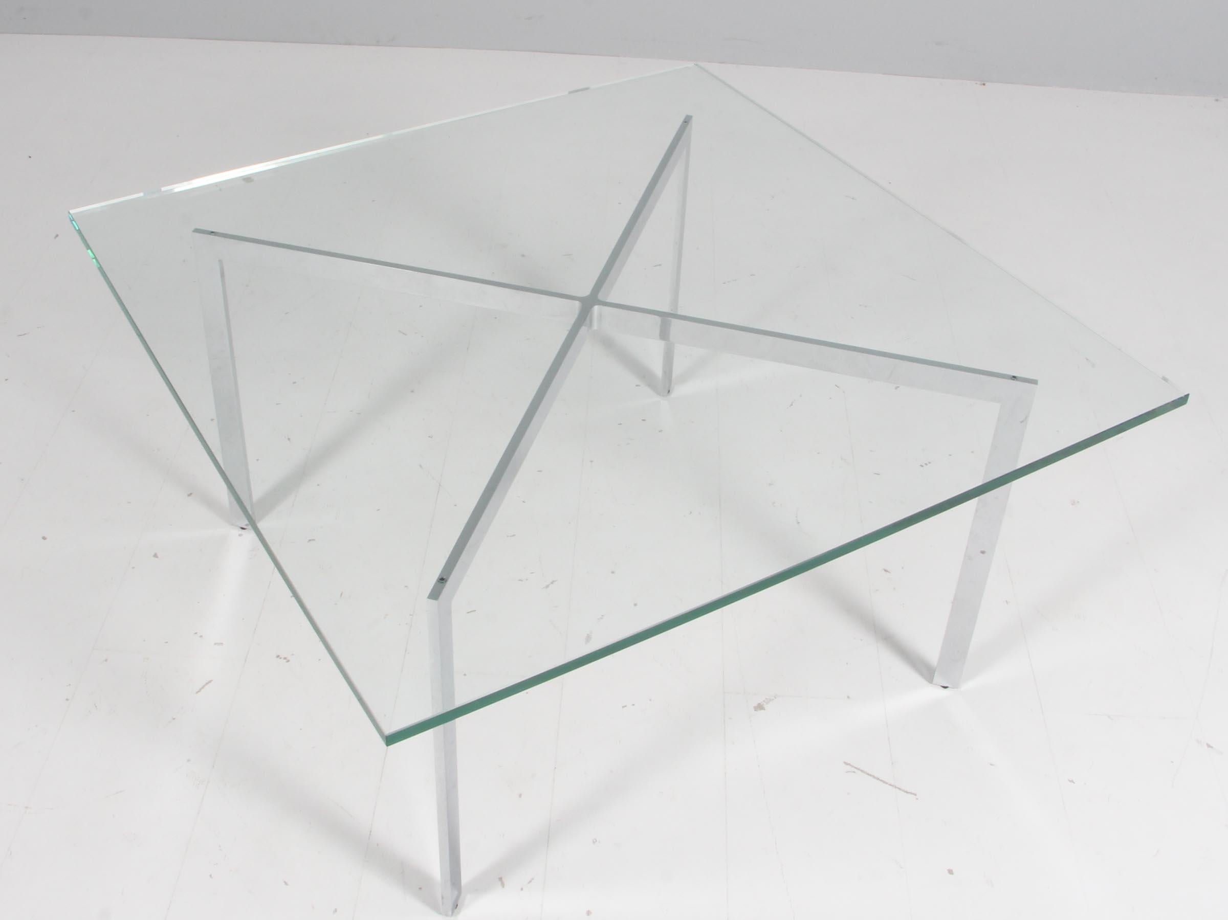 Mies Van der Rohe Knoll Studio Barcelona coffee table with glass top

Offered for sale is a Knoll Studio Mies Van der Rohe Barcelona coffee table with a substantial glass top. 