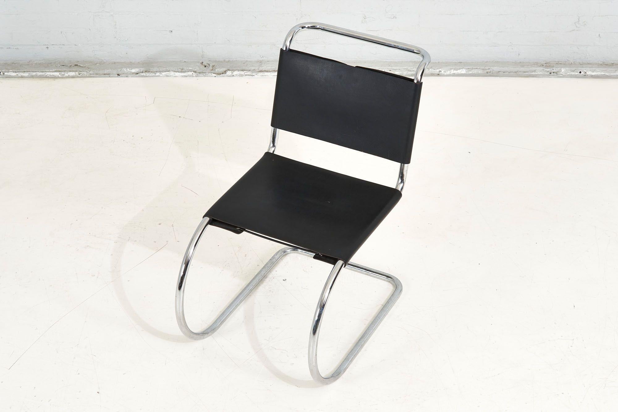 Chaise MR10 en cuir de Mies van der Rohe pour Knoll, 1970. Cuir original.