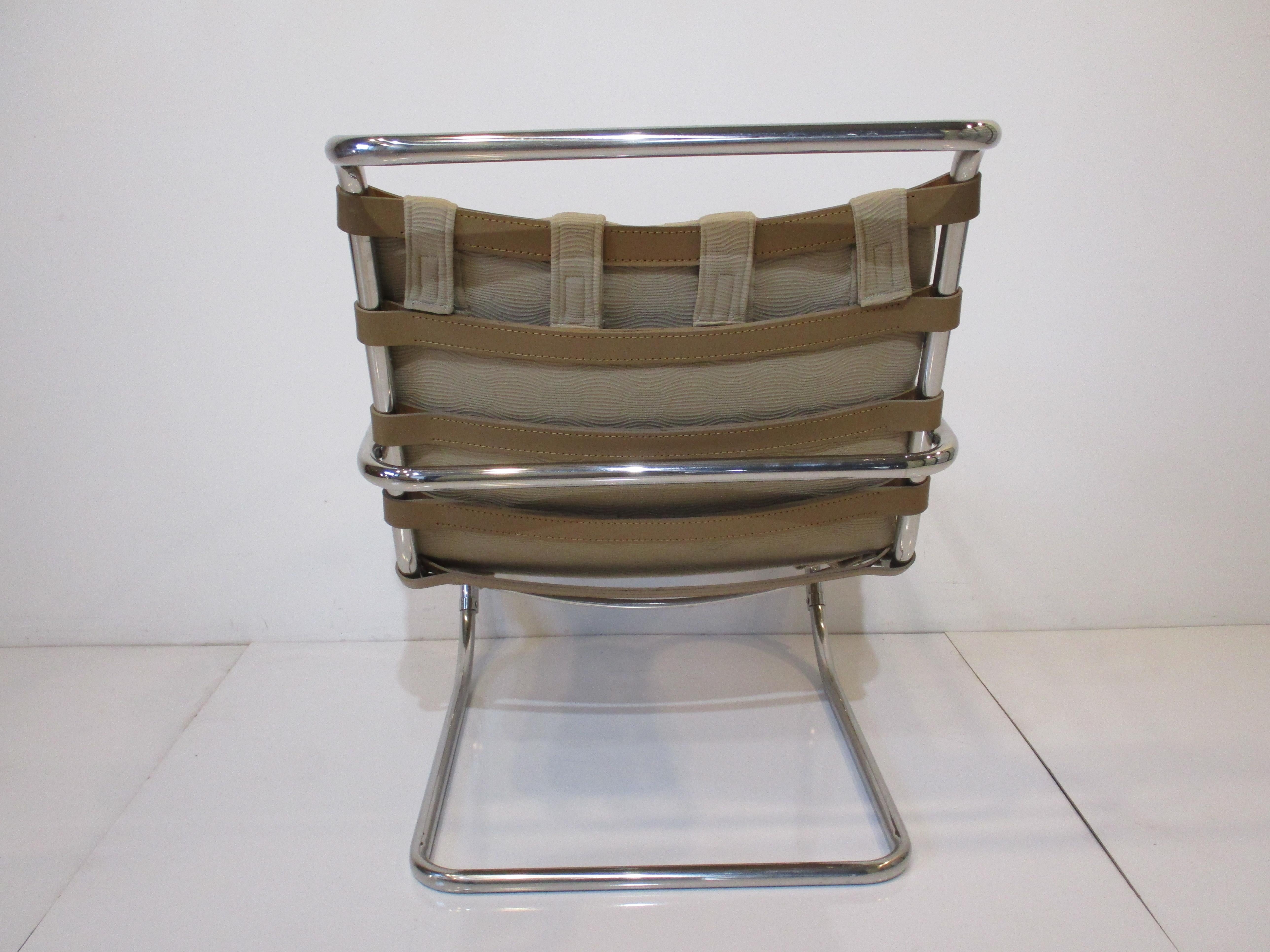 Mies Van der Rohe Lounge Chair for Knoll  In Good Condition In Cincinnati, OH