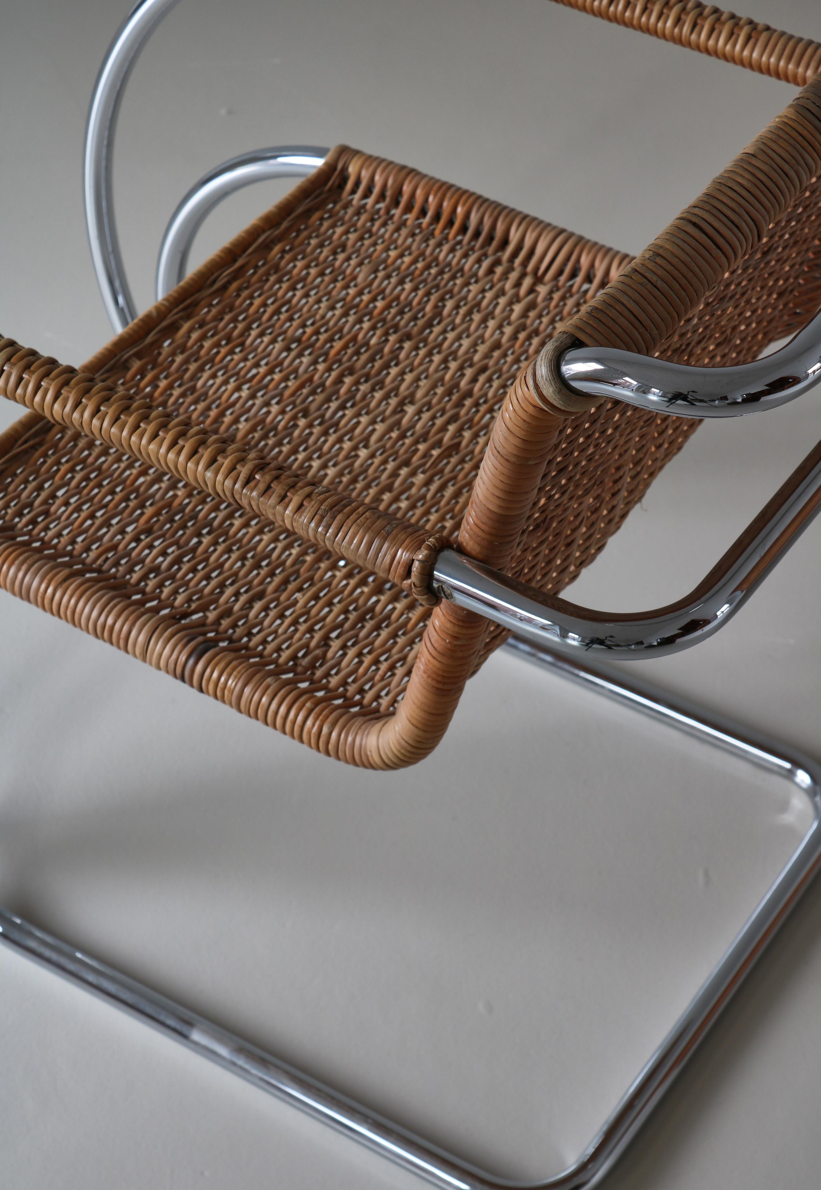 Mies van der Rohe Modell „MR20“ Freitragender Bauhaus-Stuhl aus Rattanschilfrohr und Stahl im Angebot 12