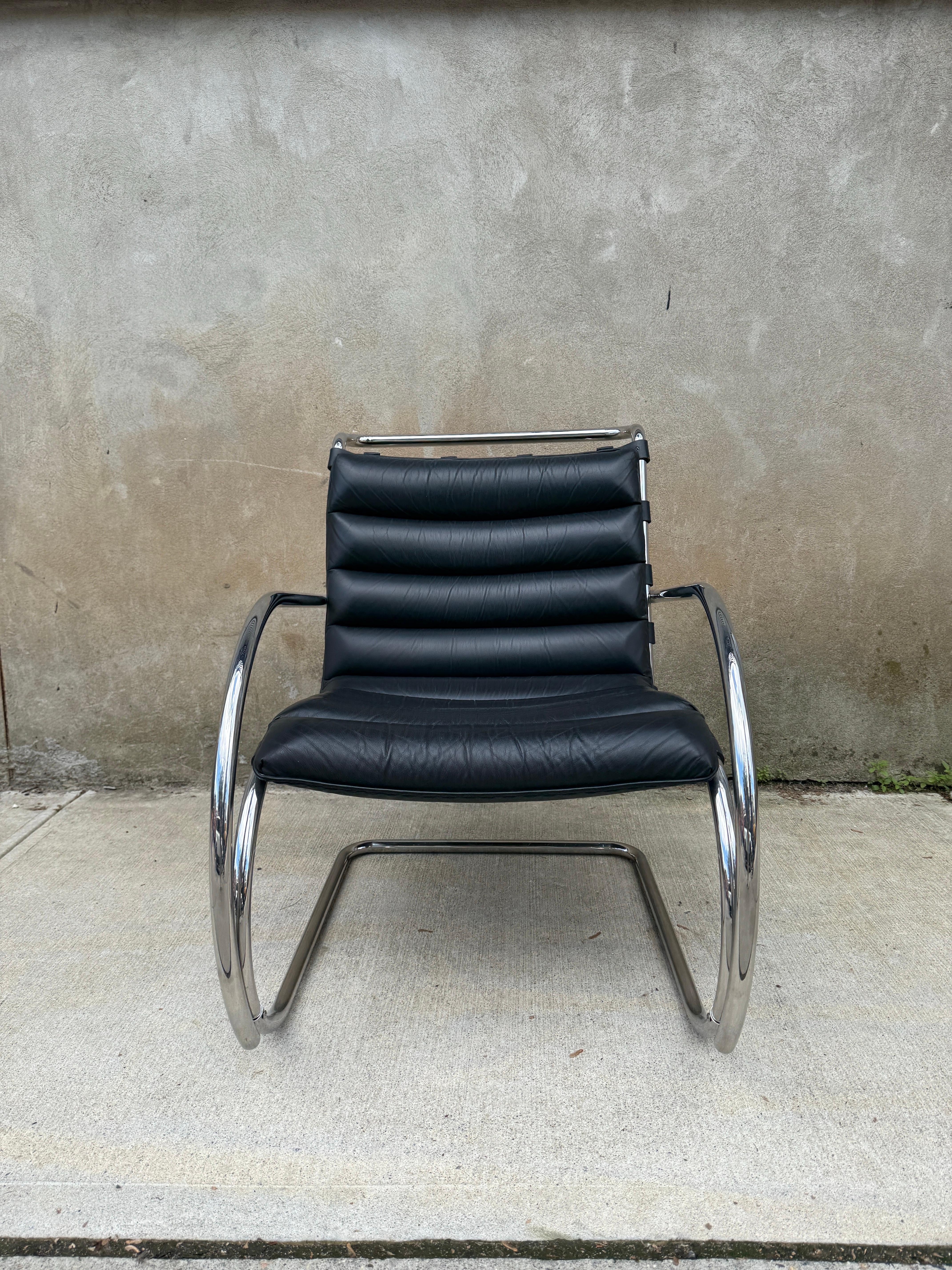 Nordamericano Sedia da salotto con braccioli MR di Mies Van der Rohe per Knoll del 1980 in vendita