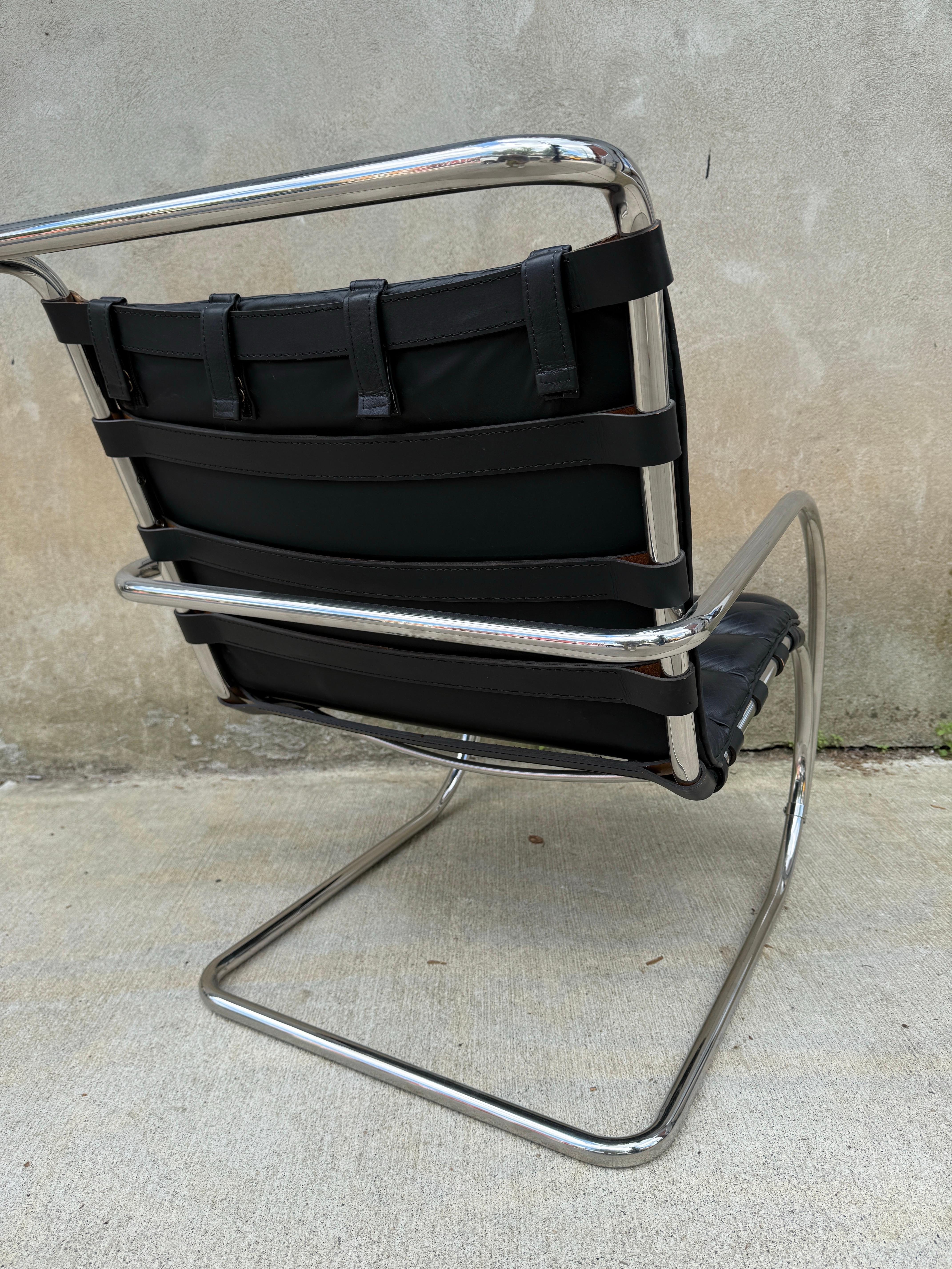 Pelle Sedia da salotto con braccioli MR di Mies Van der Rohe per Knoll del 1980 in vendita