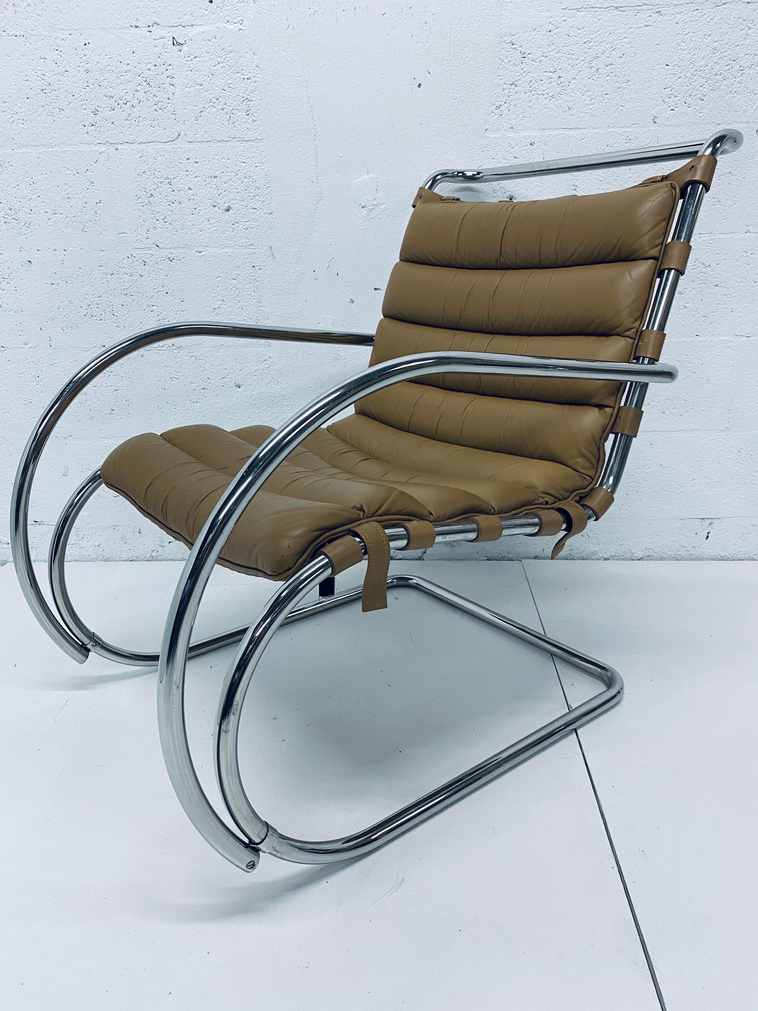 Mies van der Rohe MR Lounge Chairs with Arms by Knoll, a Pair 3