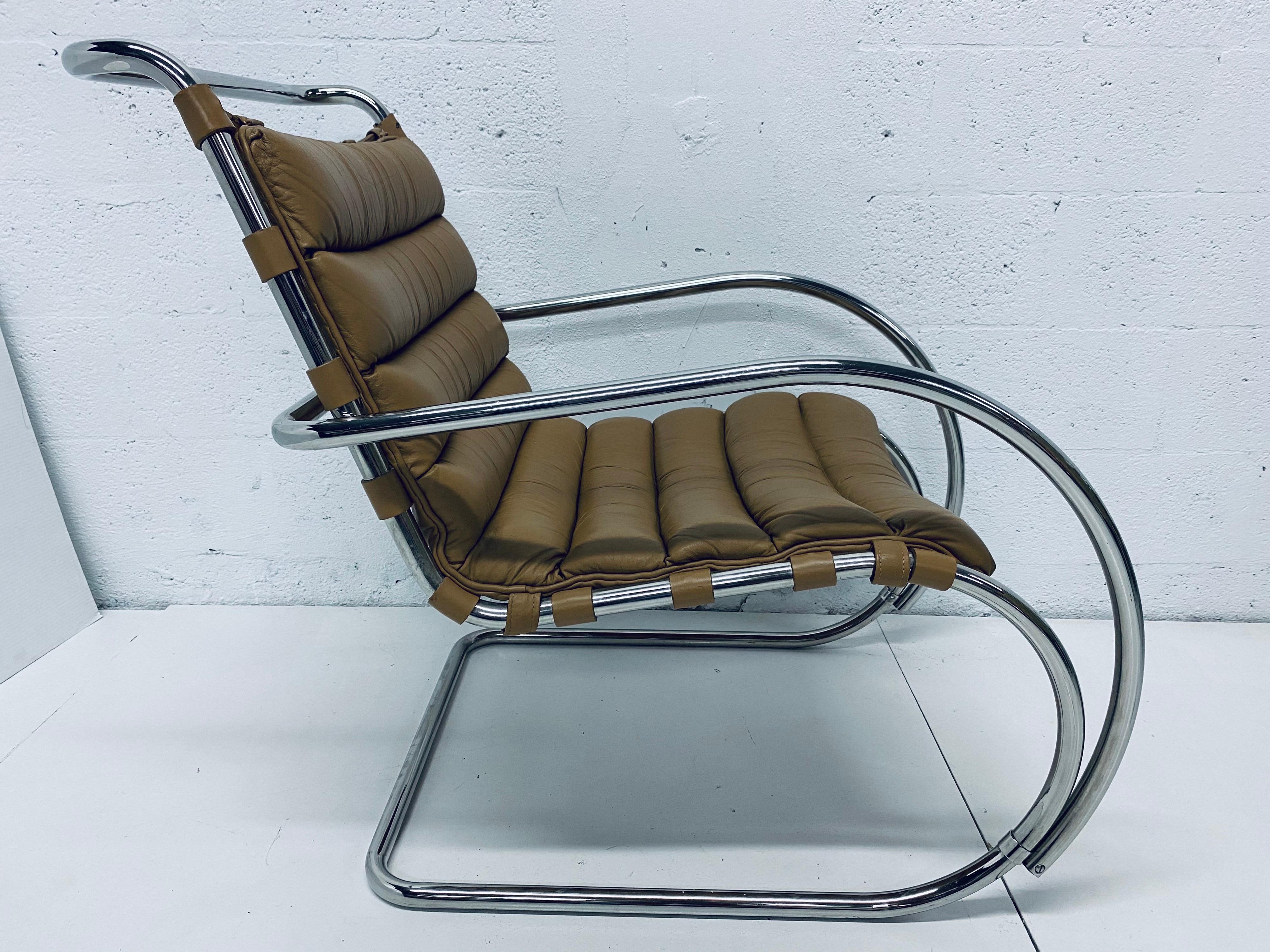 Mies van der Rohe MR Lounge Chairs with Arms by Knoll, a Pair 5