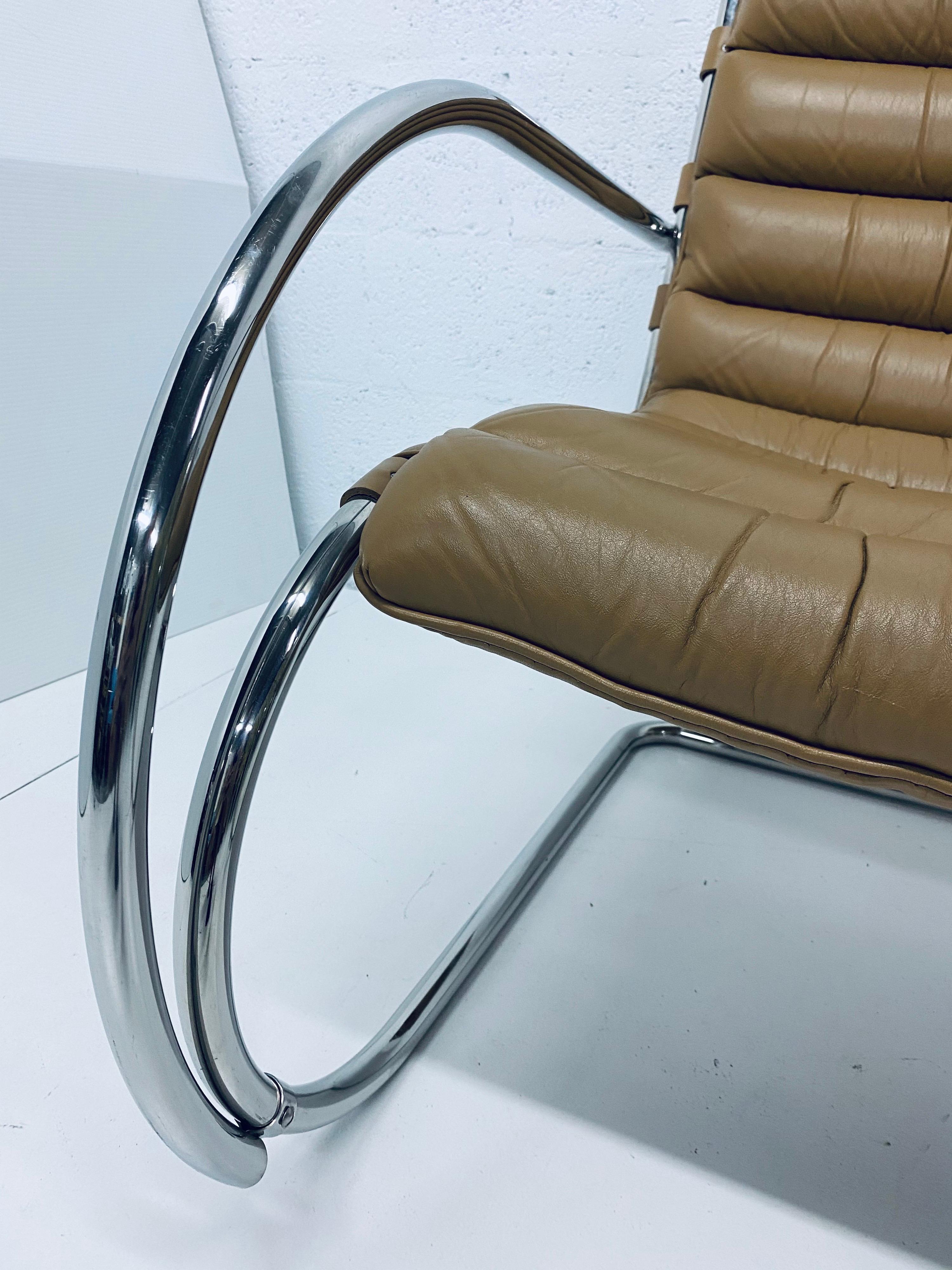 Mies van der Rohe MR Lounge Chairs with Arms by Knoll, a Pair 7