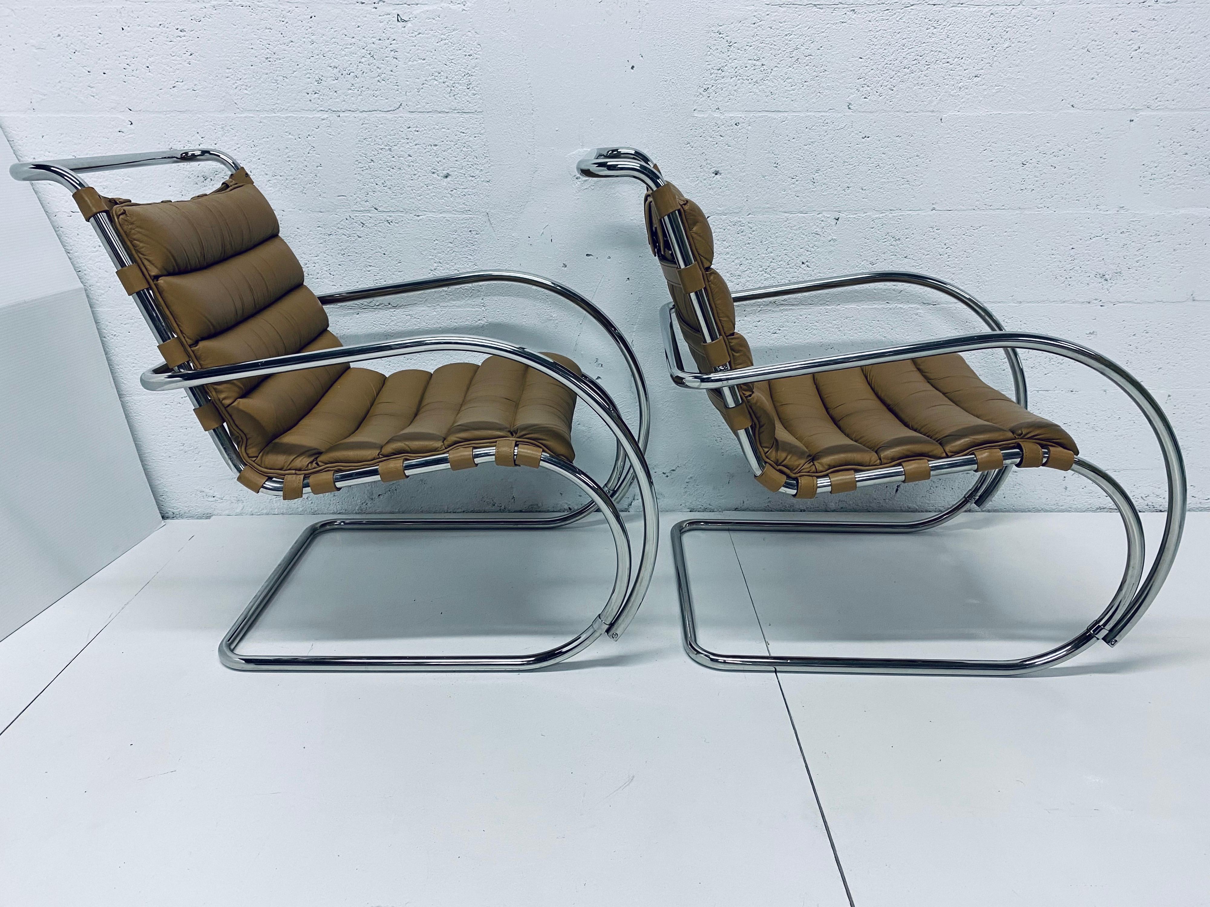 Late 20th Century Mies van der Rohe MR Lounge Chairs with Arms by Knoll, a Pair