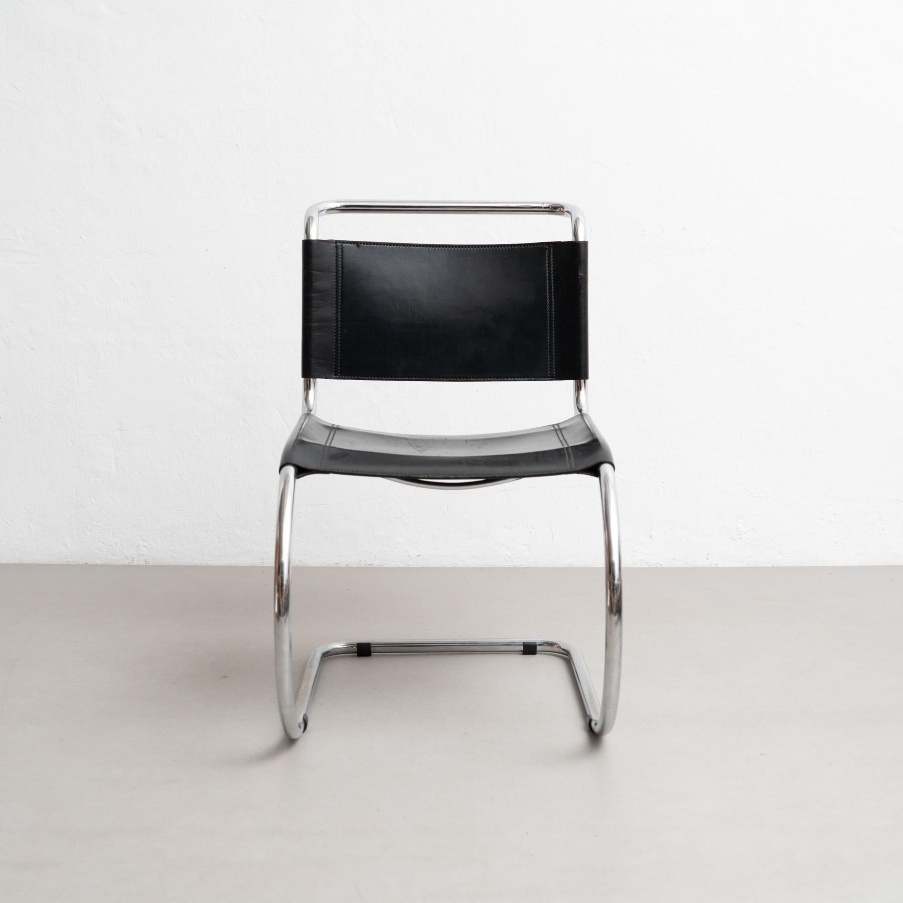 Mies van der Rohe MR10 Sessel aus schwarzem Leder, um 1960 (Moderne der Mitte des Jahrhunderts) im Angebot
