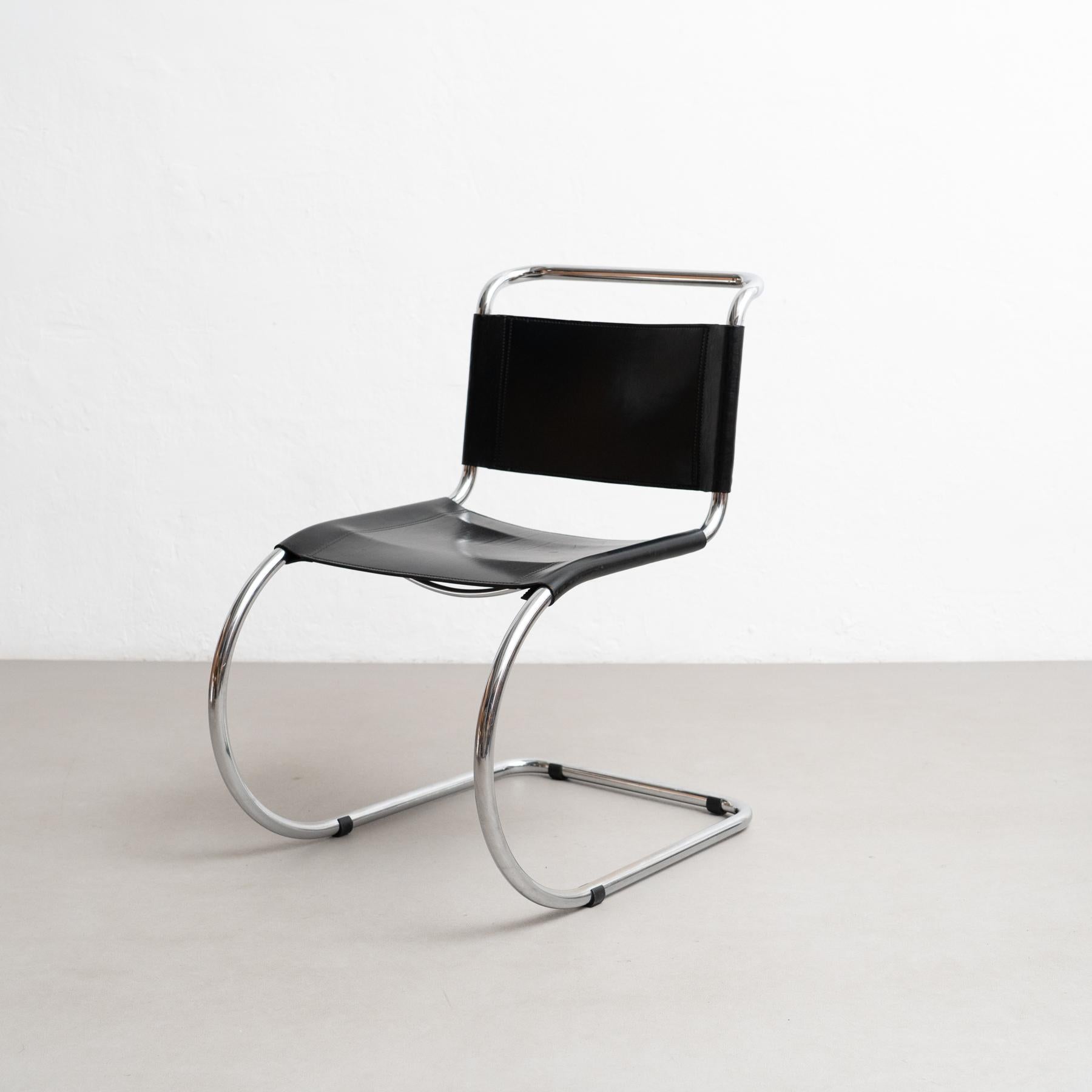 German Mies van der Rohe MR10 Black Leather Easy Chair, circa 1960 For Sale