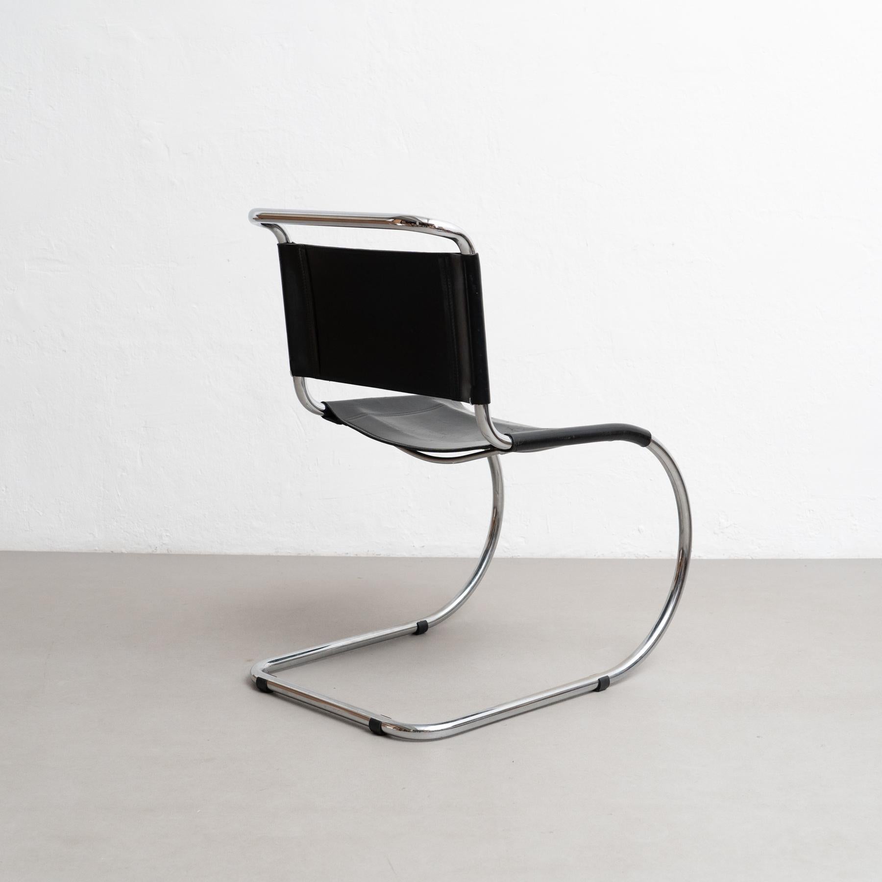 Mid-20th Century Mies van der Rohe MR10 Black Leather Easy Chair, circa 1960