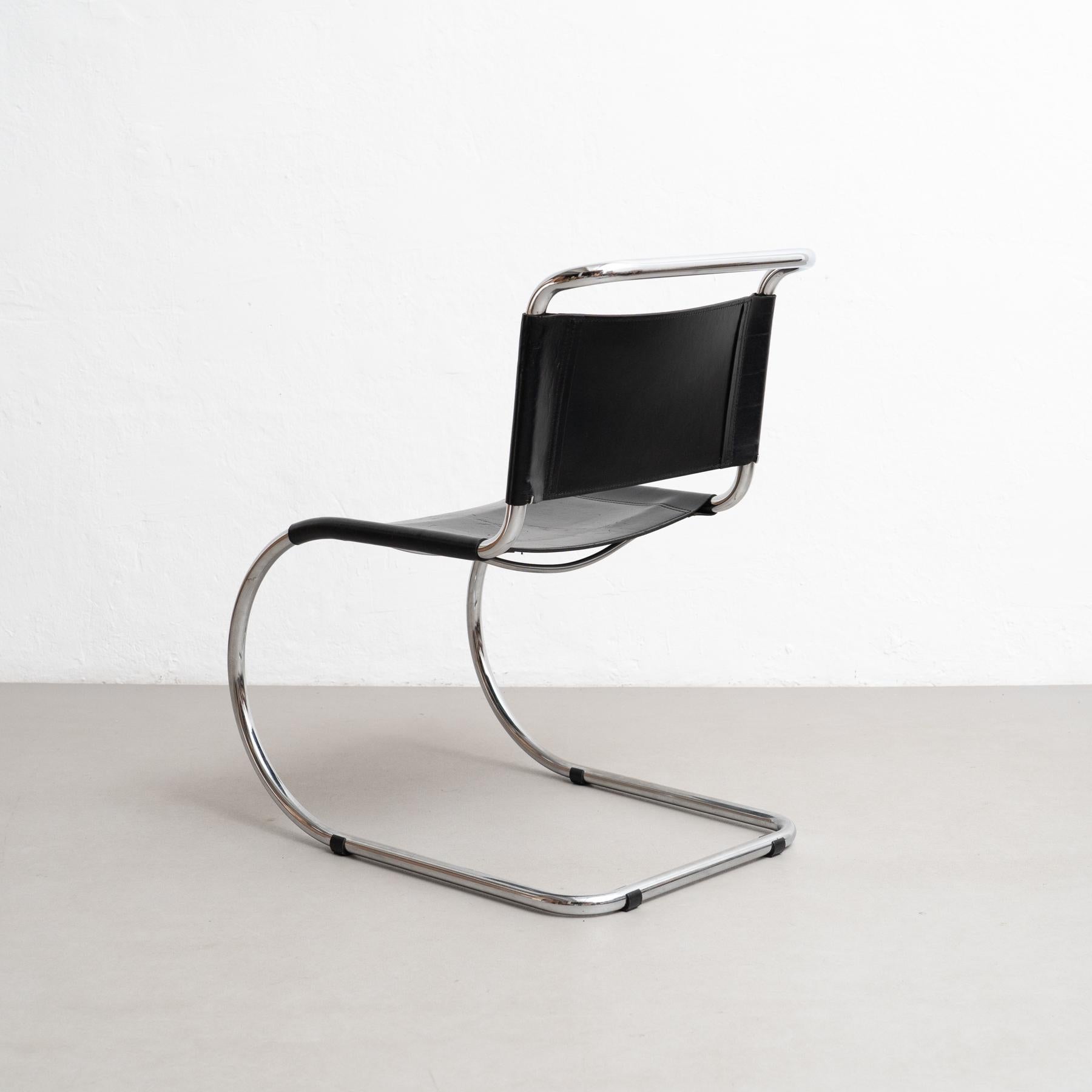 Mid-20th Century Mies van der Rohe MR10 Black Leather Easy Chair, circa 1960 For Sale