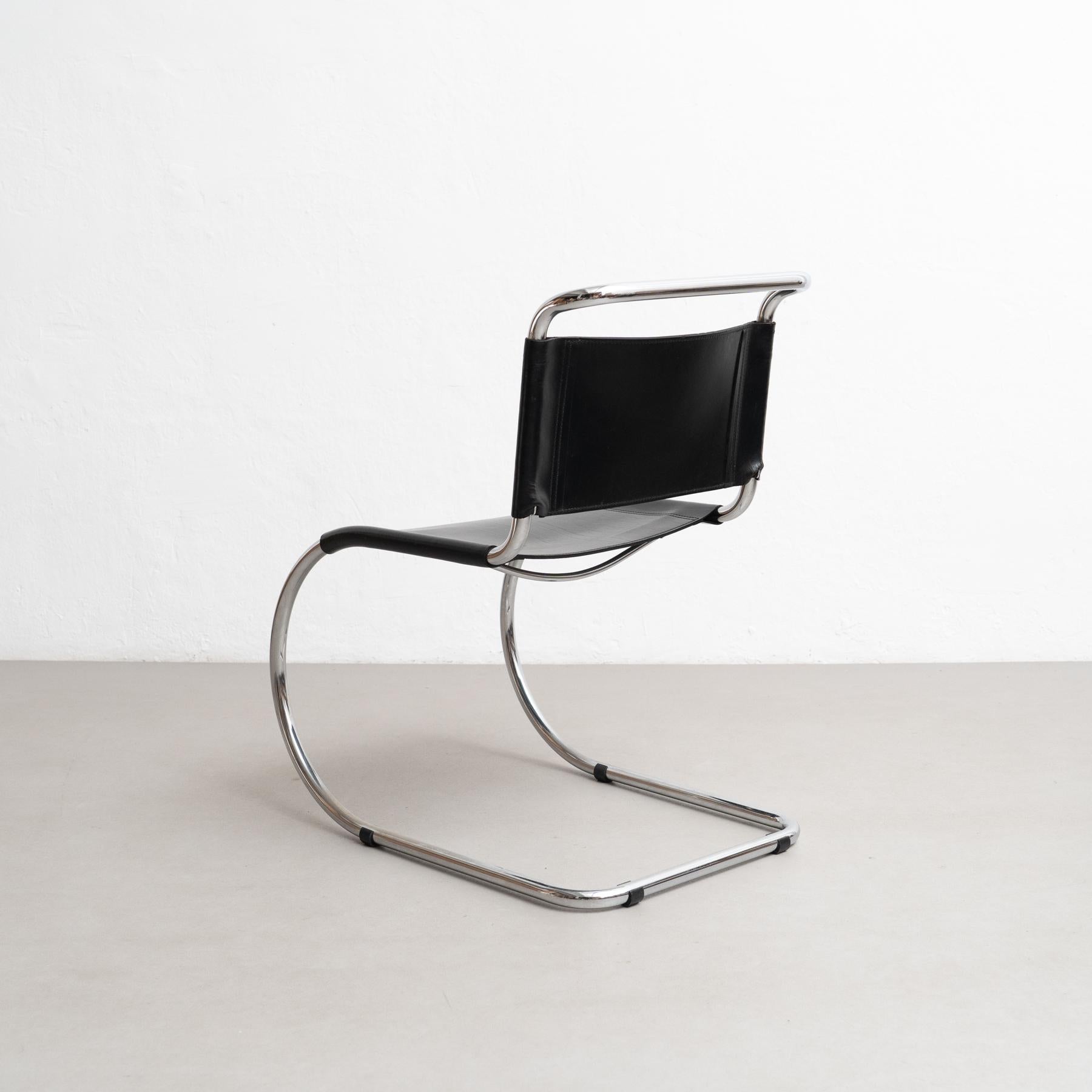 Mid-20th Century Mies van der Rohe MR10 Black Leather Easy Chair, circa 1960 For Sale